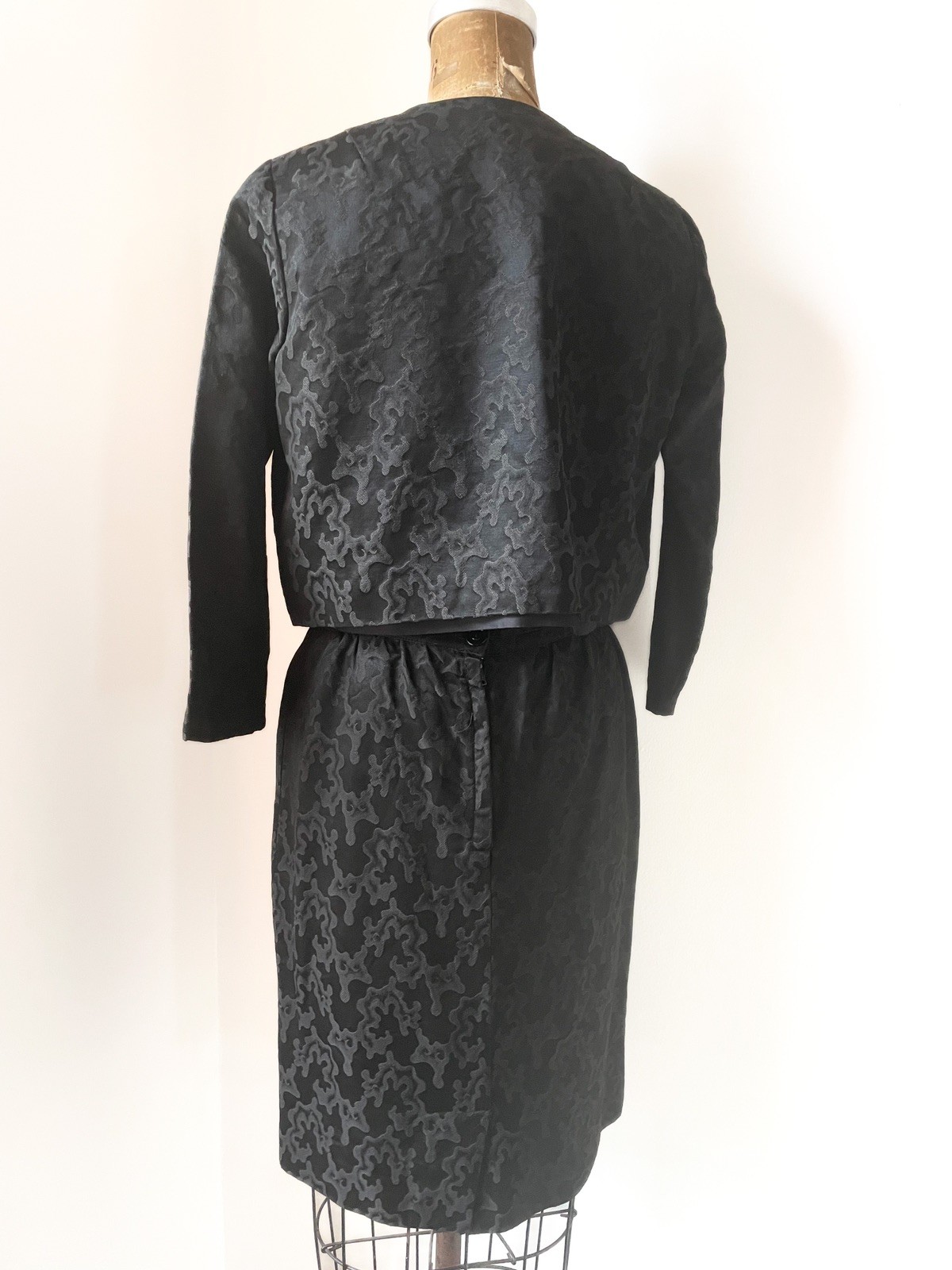 True Vintage 1950’s Stanton Jrs Petite Skirt Suit Black Jacquard Silk XS Petite