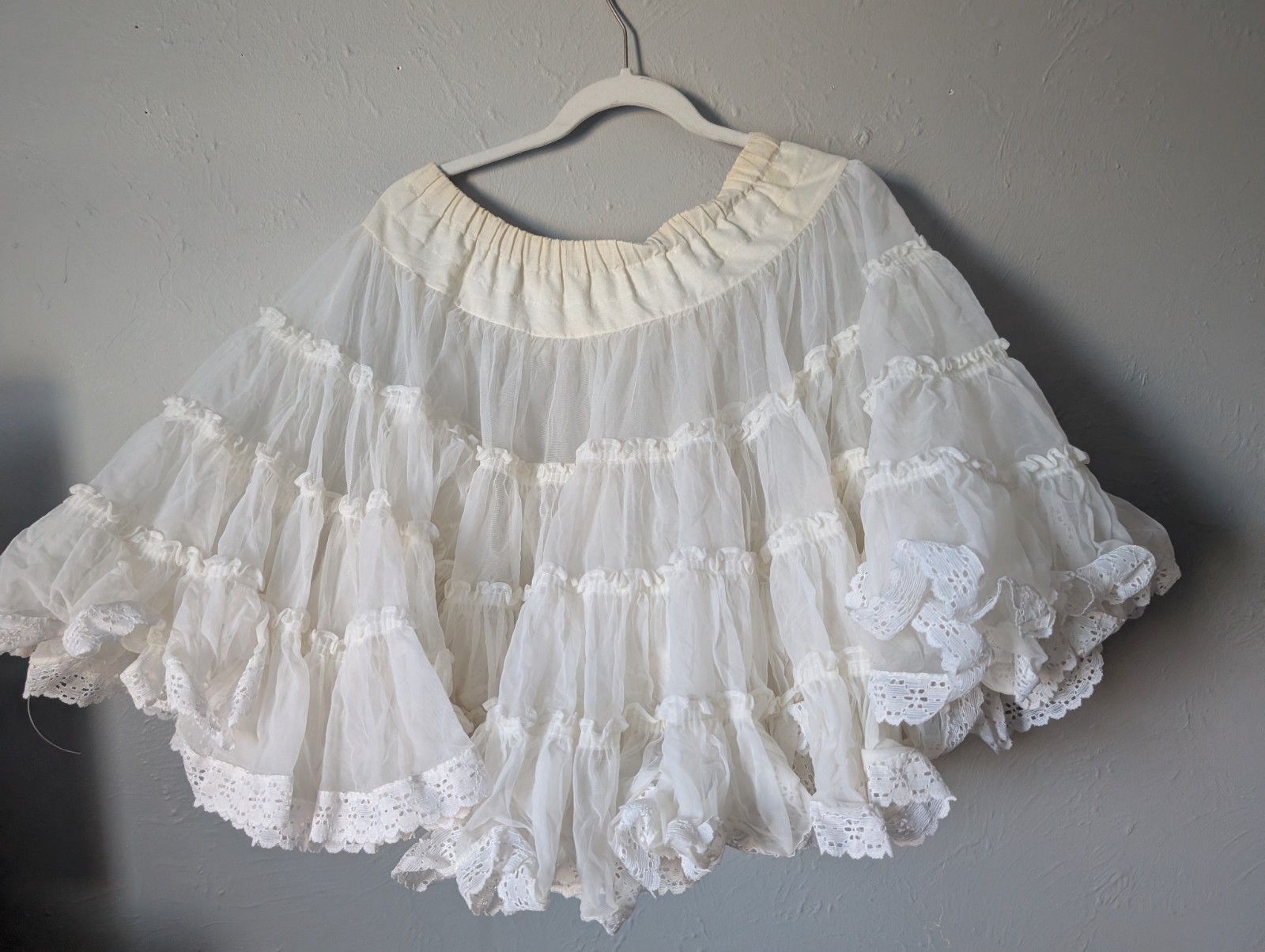 3 Partners Please Malco Modes Extra- 4-Tiers crinoline Square Dance White
