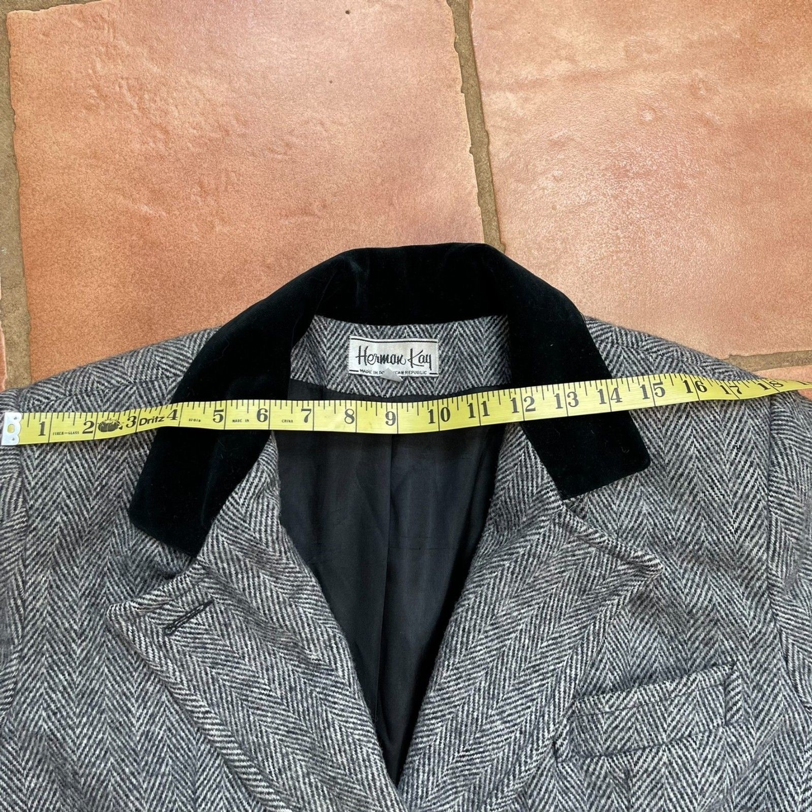 Herman Kay Vintage Double Breasted Wool Gray Herringbone Peacoat Velvet Collar12
