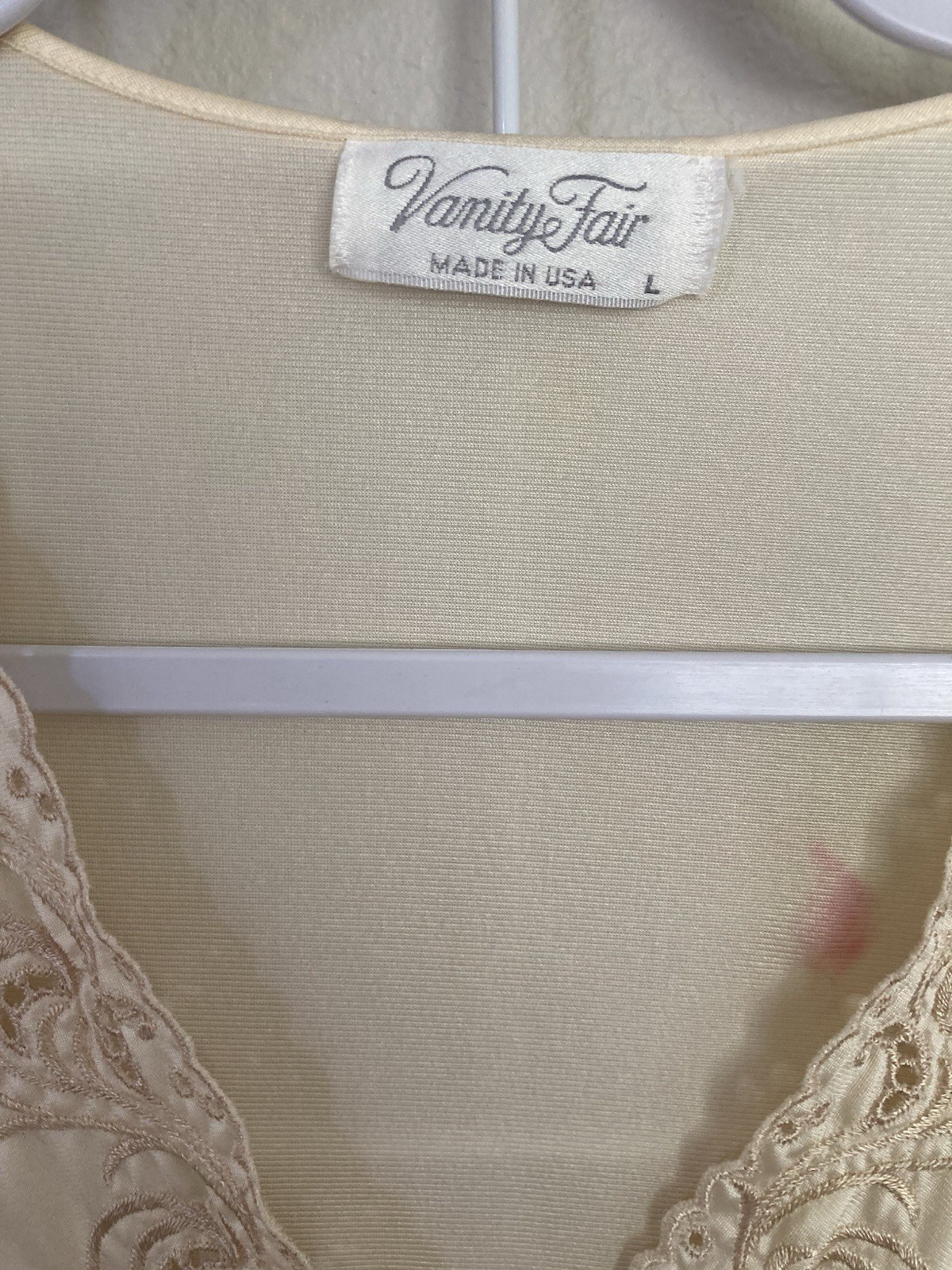 Vintage Vanity Fair Buttercream/Ivory Robe-Size Large-Buttons & Lace