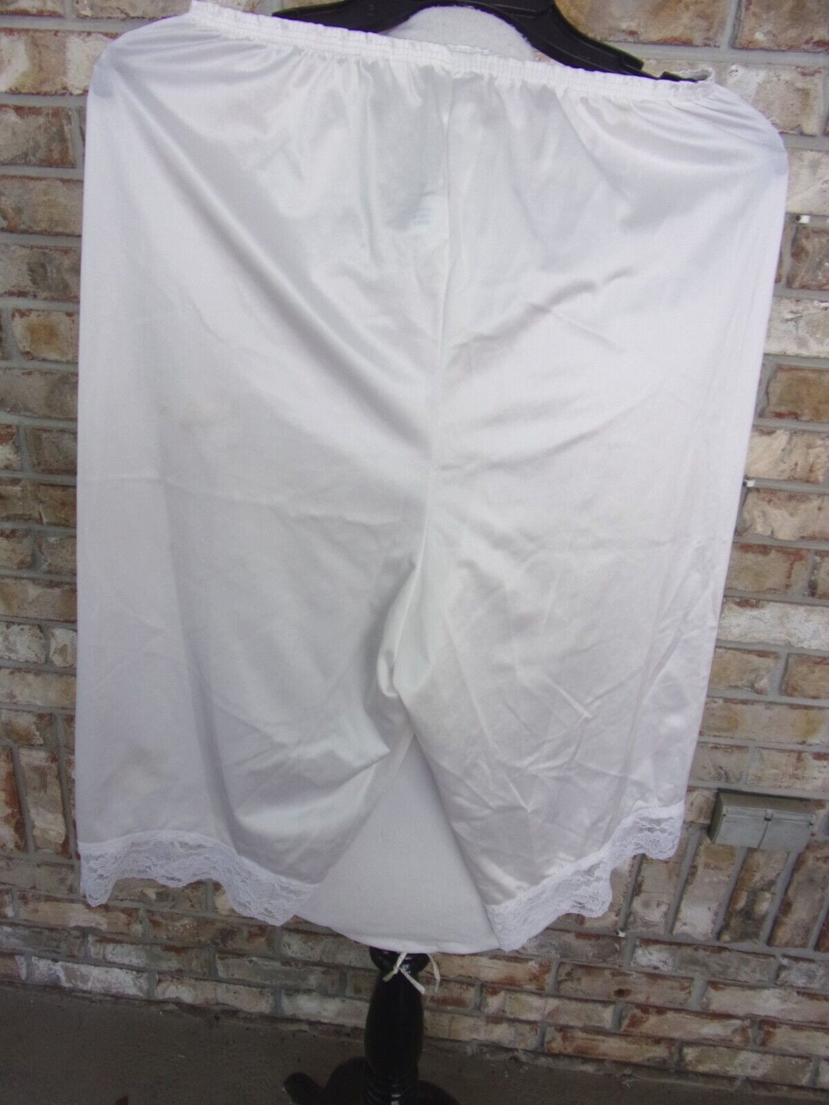 VTG POLLANISE SZ L CREAMY WHITE NYLON PANTALOONS SLIP