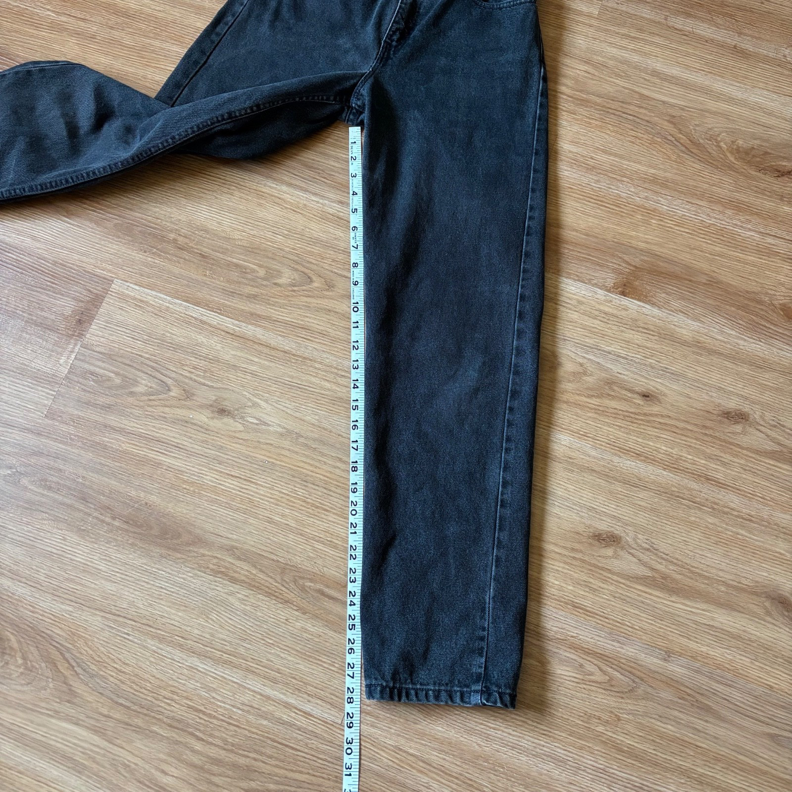 VTG Levi’s 560 Loose Fit Straight Leg Jeans 90s Women’s Size 5 Black Made in USA
