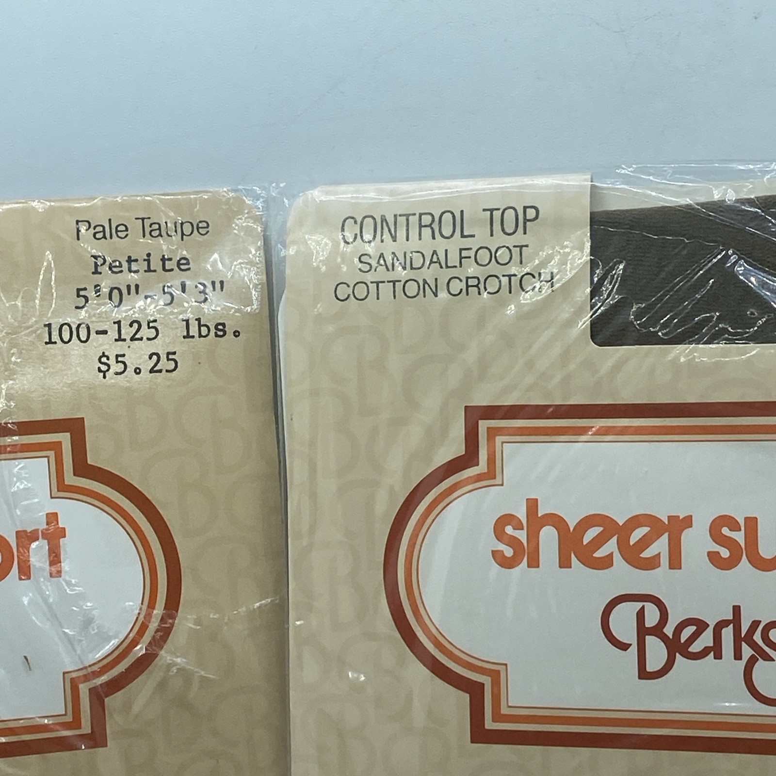 2 – VTG Nos Berkshire Sheer Support Pantyhose – Pale Taupe Average 4475 Sandal
