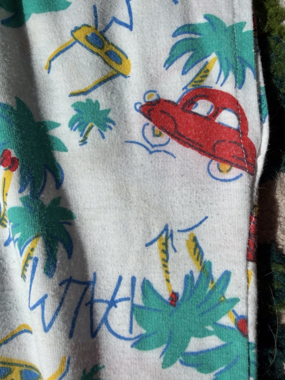 Vintage 80’s NOVELTY BEACH SHIRT Tee Palm Trees Sunglasses Cap Sleeve Hey Doll!