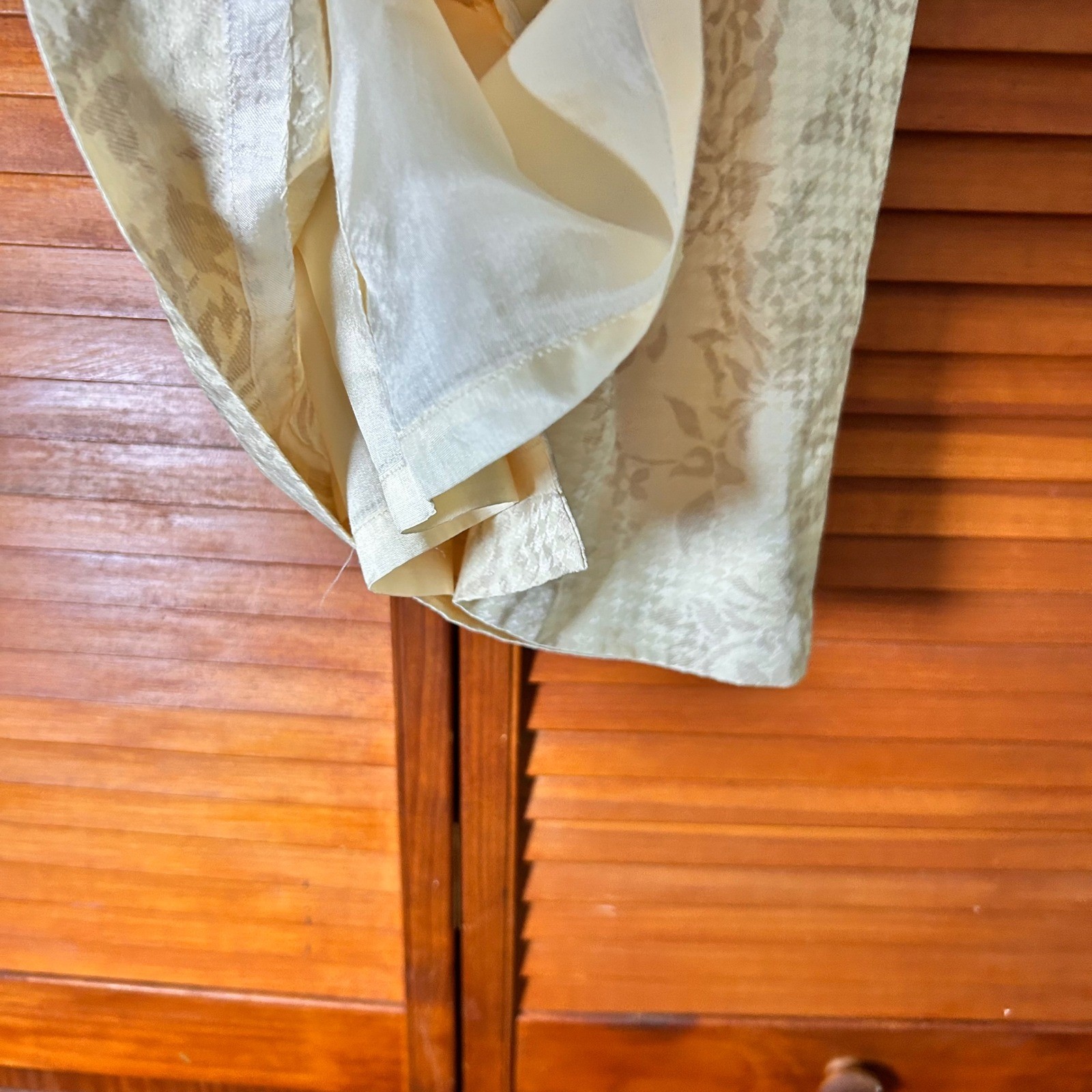 Vintage Sanford for Narragansett 100% Silk Floral Houndstooth Skirt Cream 6