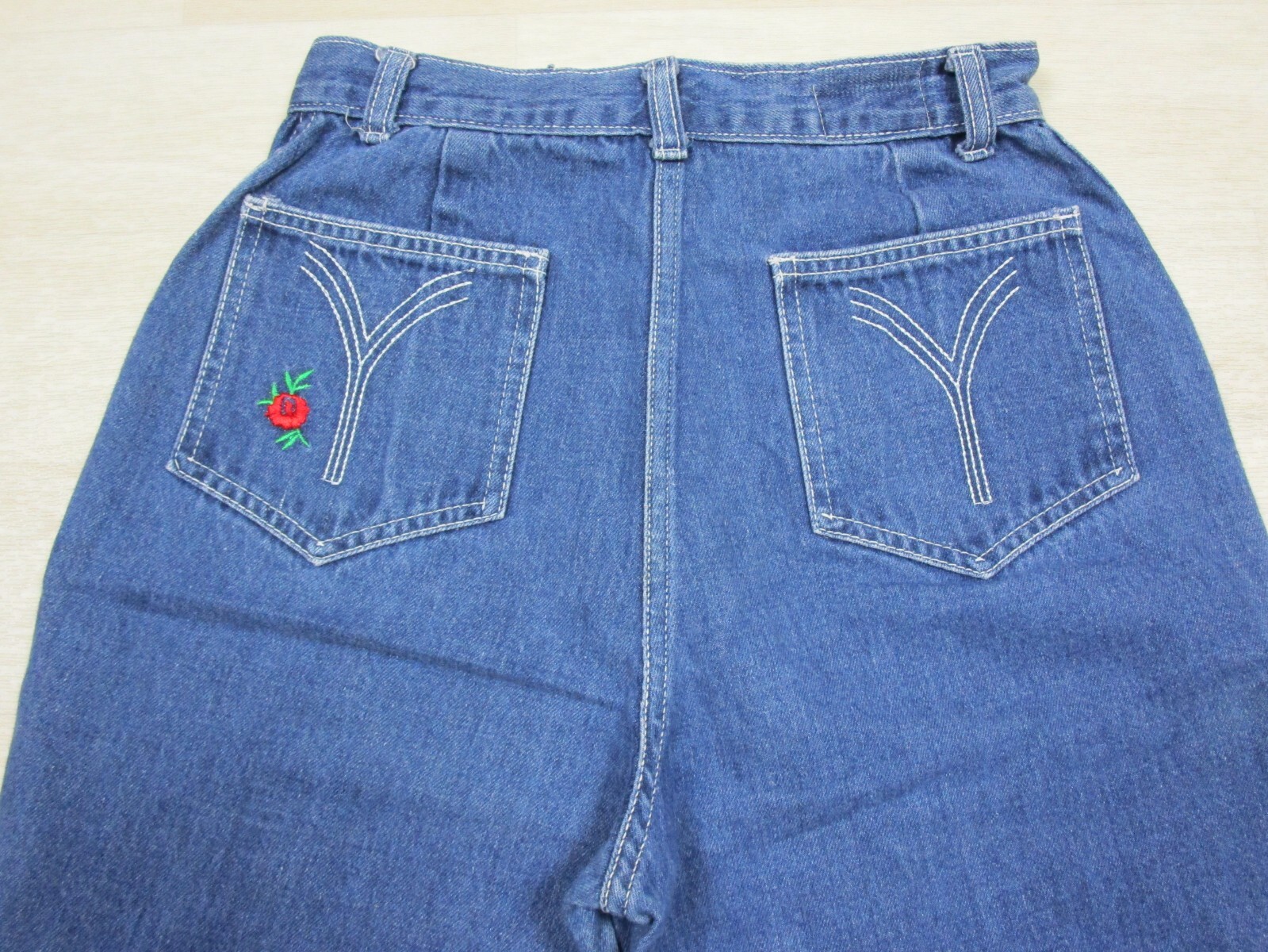 Vintage 70s Jeans Womens Sz 25 High Rise Straight Denim Raw Hem Embroidered Rose