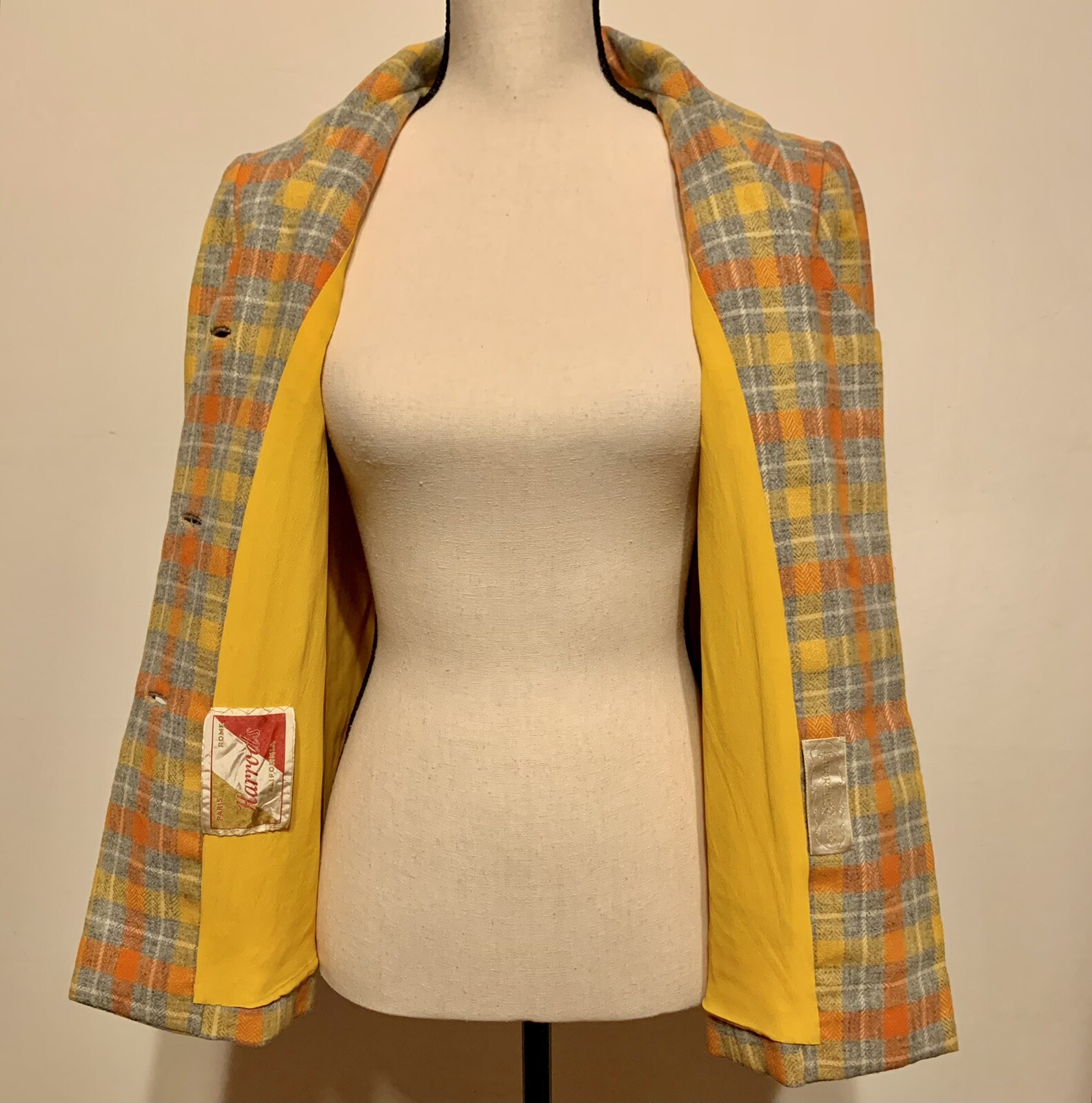 Amazing! Vintage Hand Tailored Plaid Wool Blend Blazer by Harrods of California