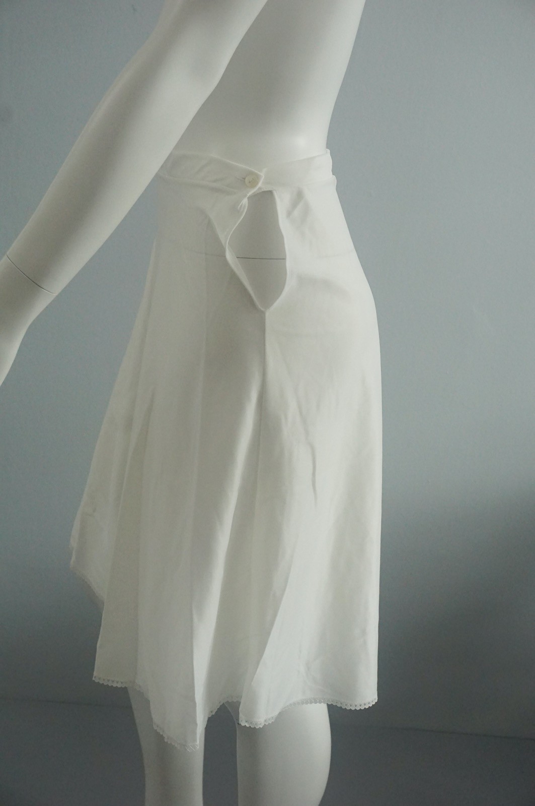 Underskirt White Nyltest No-Static Rösch Size 70s 38 1.38Z