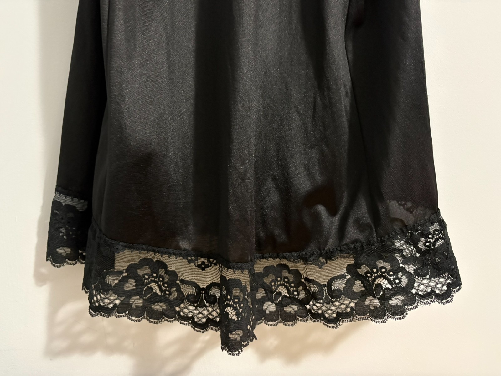 Vtg VELROSE Women Sz 36 Full Slip Dress Chemise Black Antron Shiny Lace Trim USA