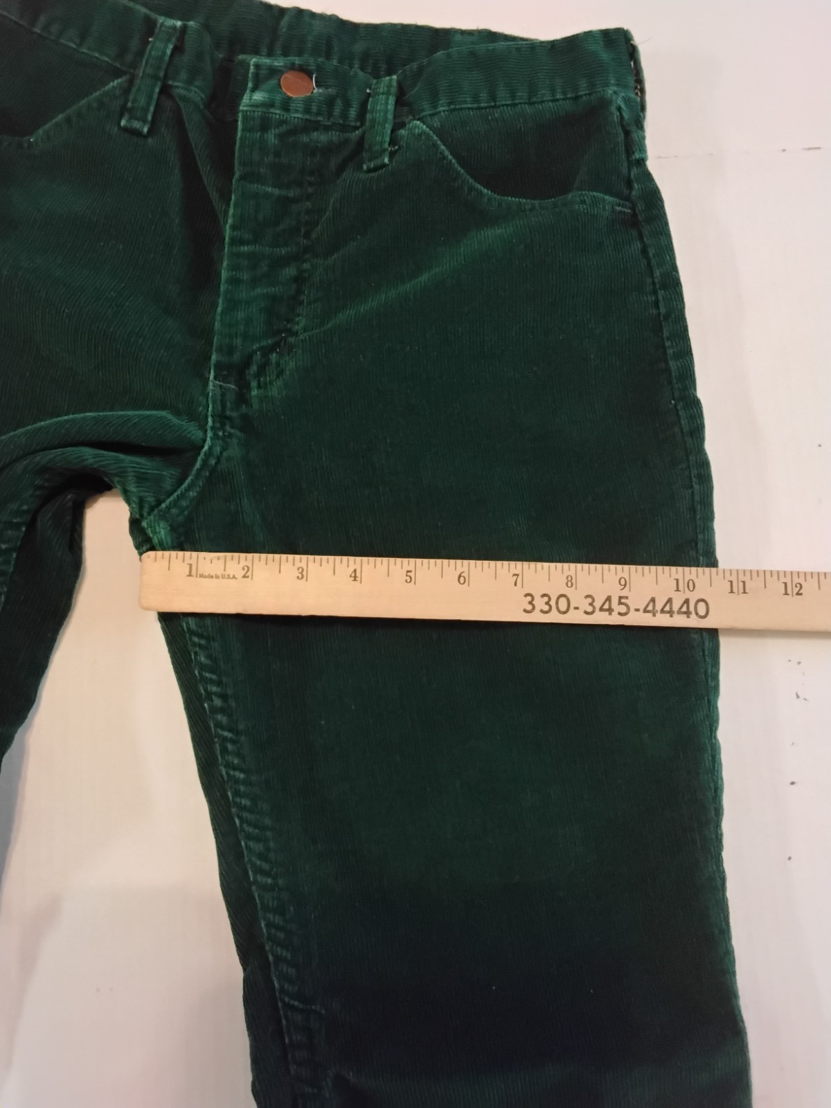VTG 70s Wrangler Green Corduroy Bell Bottom Jeans Women’s 28×28 Hippie Boho