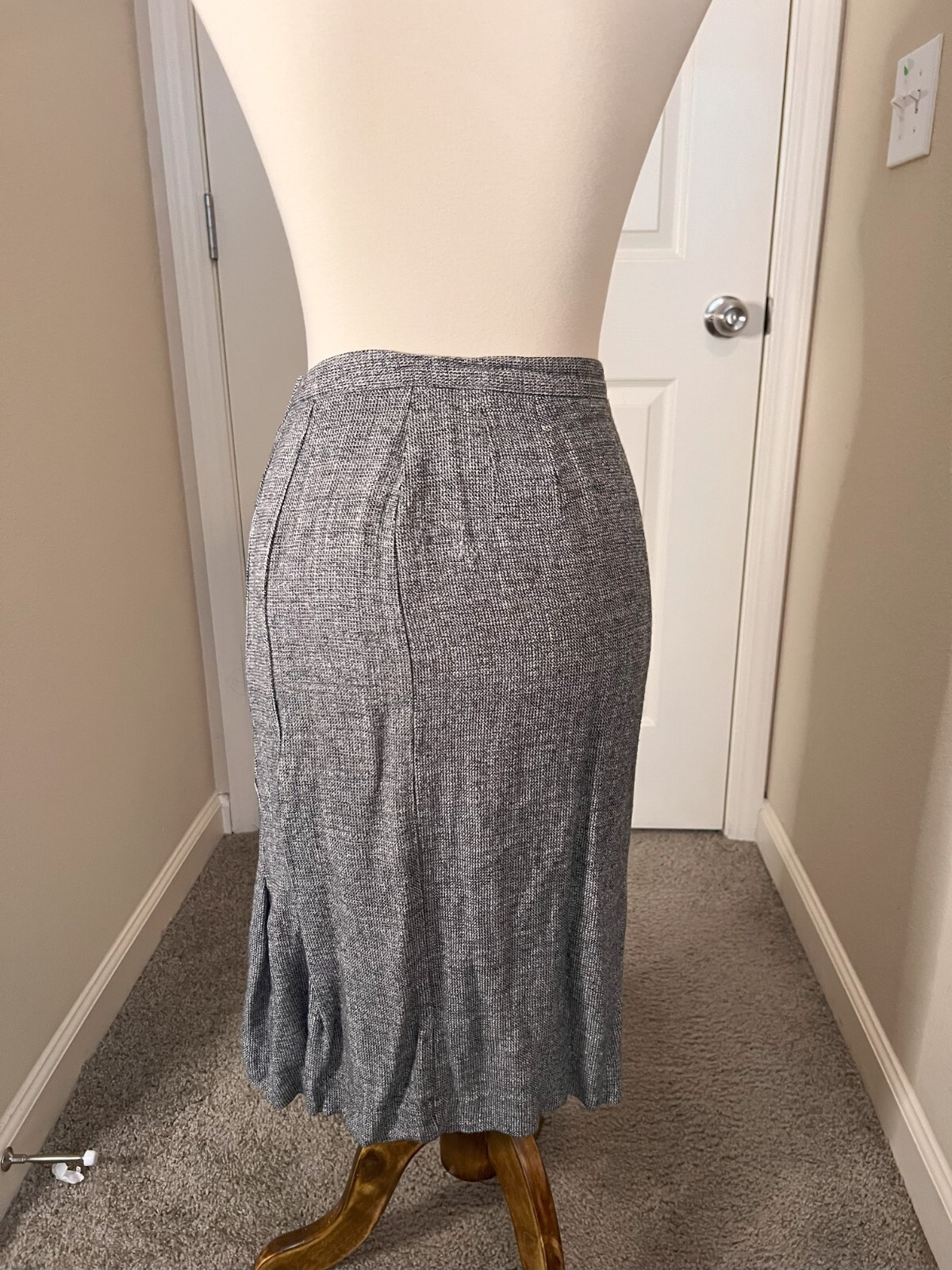 Women’s Vintage 1980’s David N Grey Pencil Skirt w/Side Pleats – Size 10