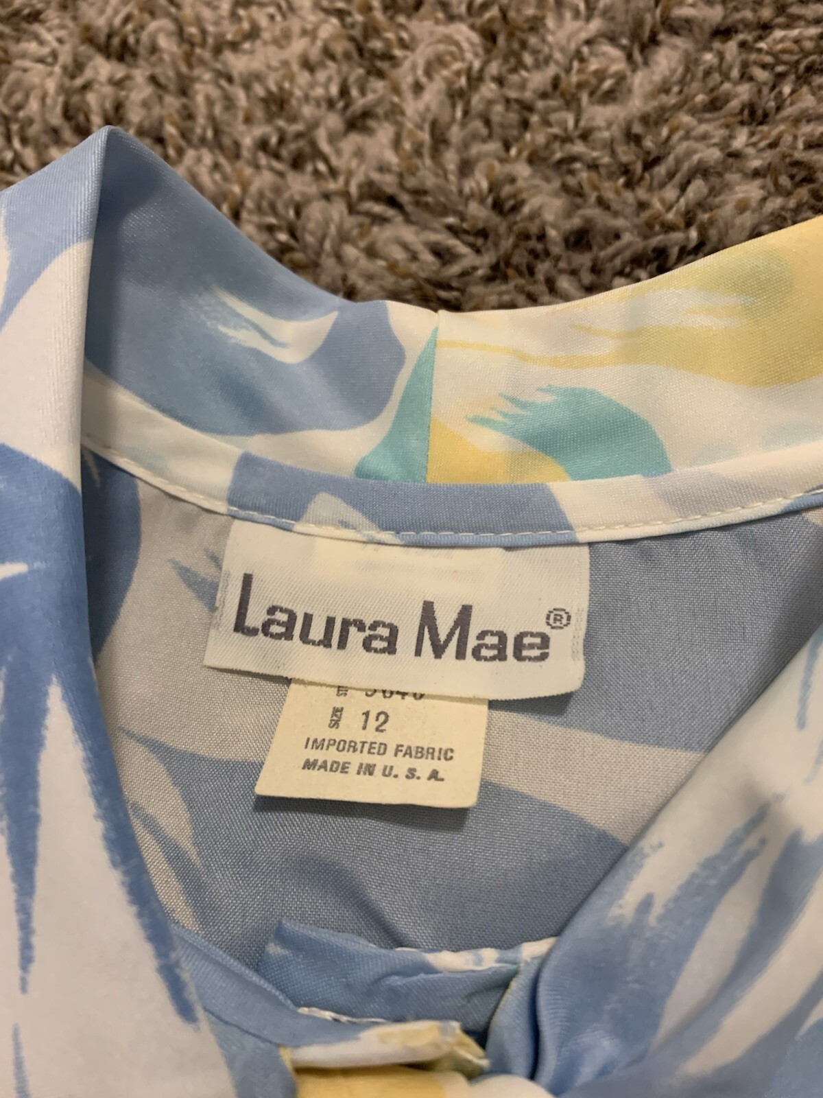 Vintage Laura Mae Woven Polyester Floral Size 12 Office Top Blouse Neck Bow USA