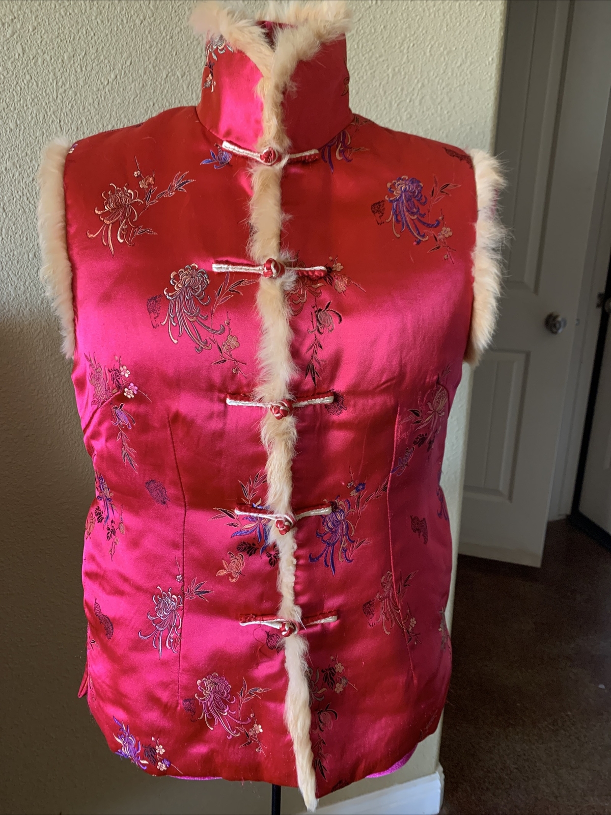 Vintage 70s Asian Ethnic Rabbit Fur Trim Red Satin Vest Boho Hippie Festival L