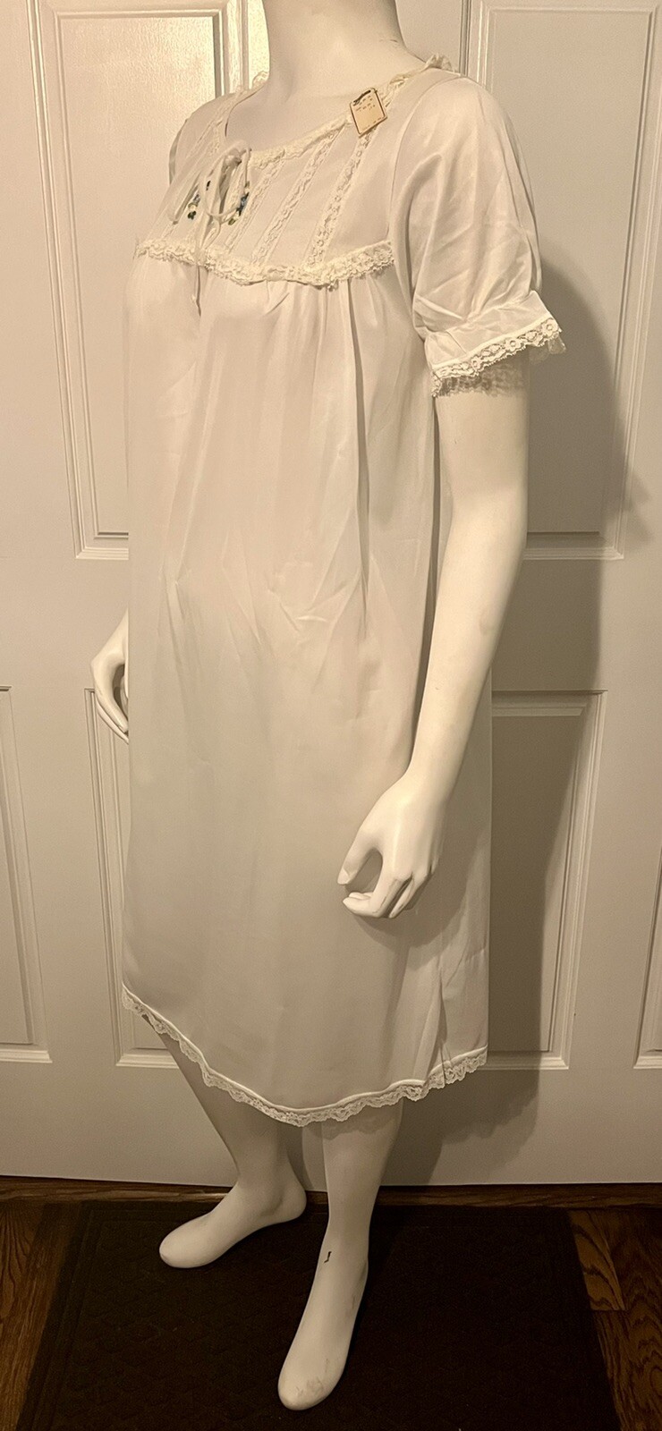 Vintage 1960’s White Nylon Nightgown Lace Short Sleeves NEW w/original tags S/M