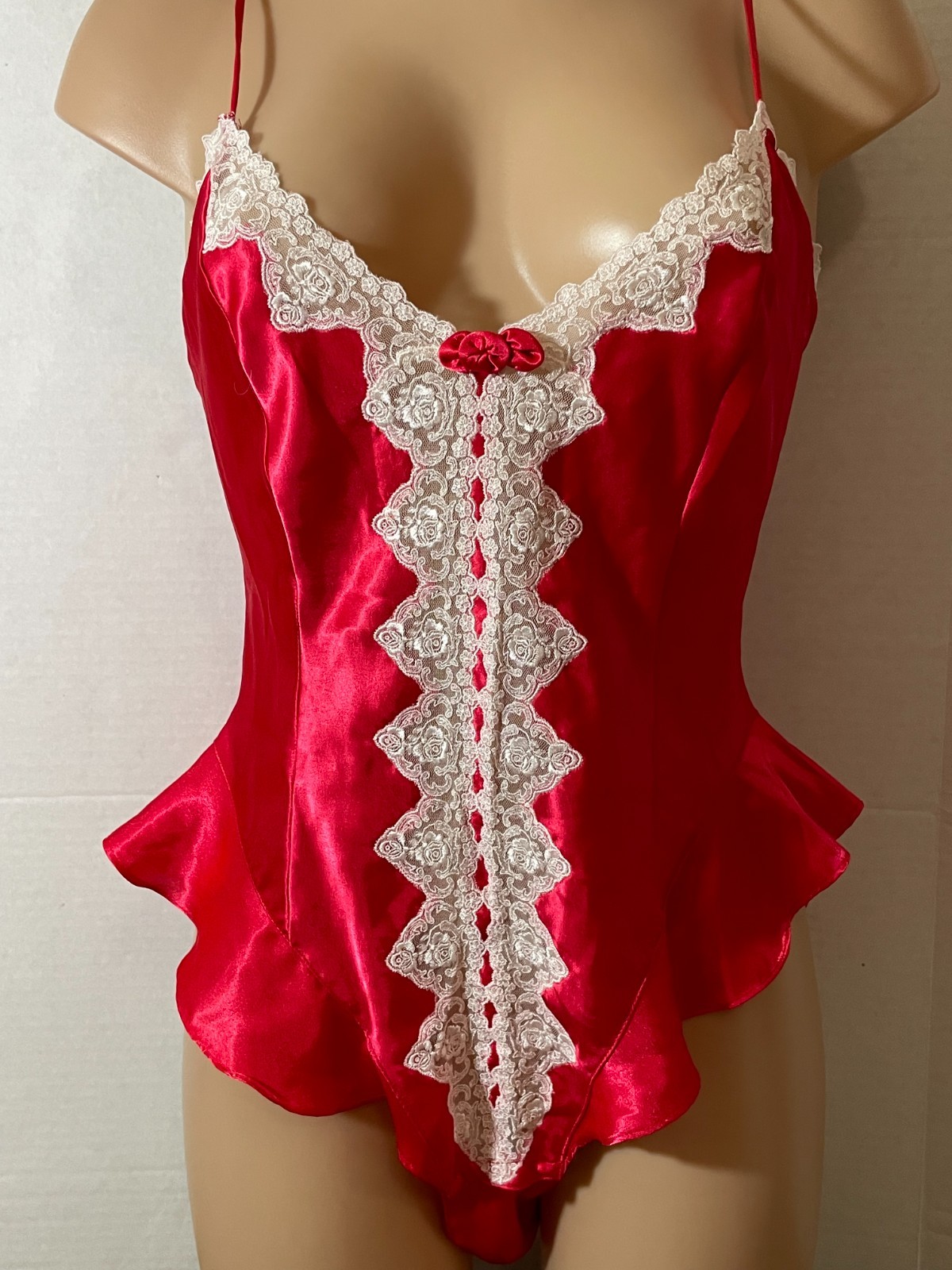 S Vtg VICTORIA’S SECRET Soft SATIN Lace Bodysuit Teddy Red Ivory Gold Label