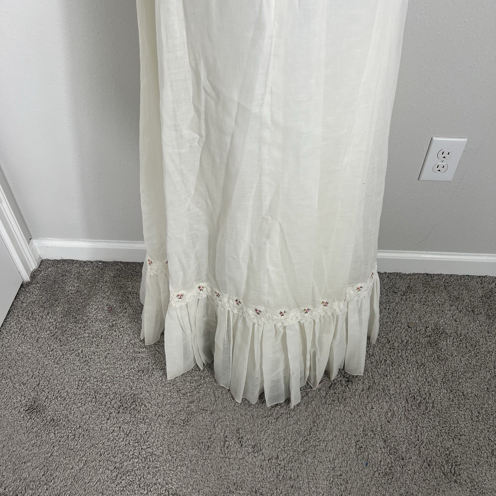 Vintage 1970’s Wedding Dress White Pink Rose Details Prairie Cottage Modest