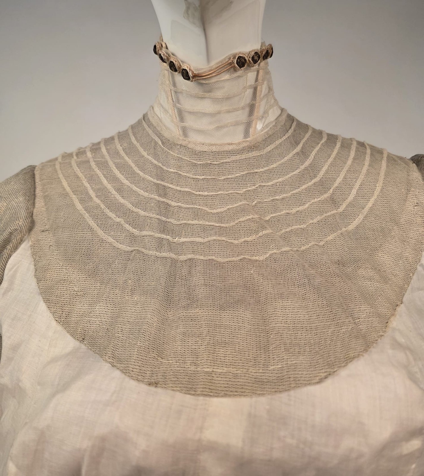 ANTIQUE EDWARDIAN METALLIC GOLD LAME TRIMMED UNDER BLOUSE W HIGH COLLAR