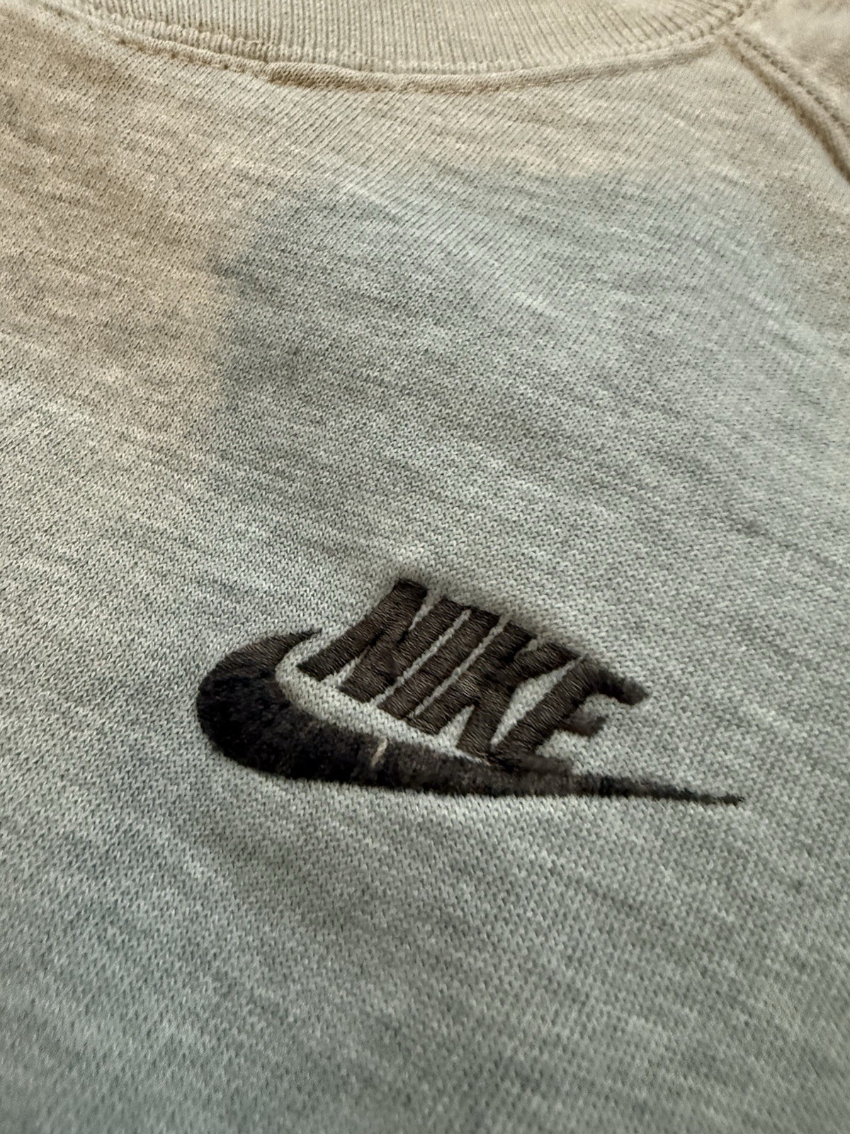 Nike Vintage 80’s Blue Tag w/ Embroidered Logo Pullover Grey Sweatshirt-Wm/Sz M