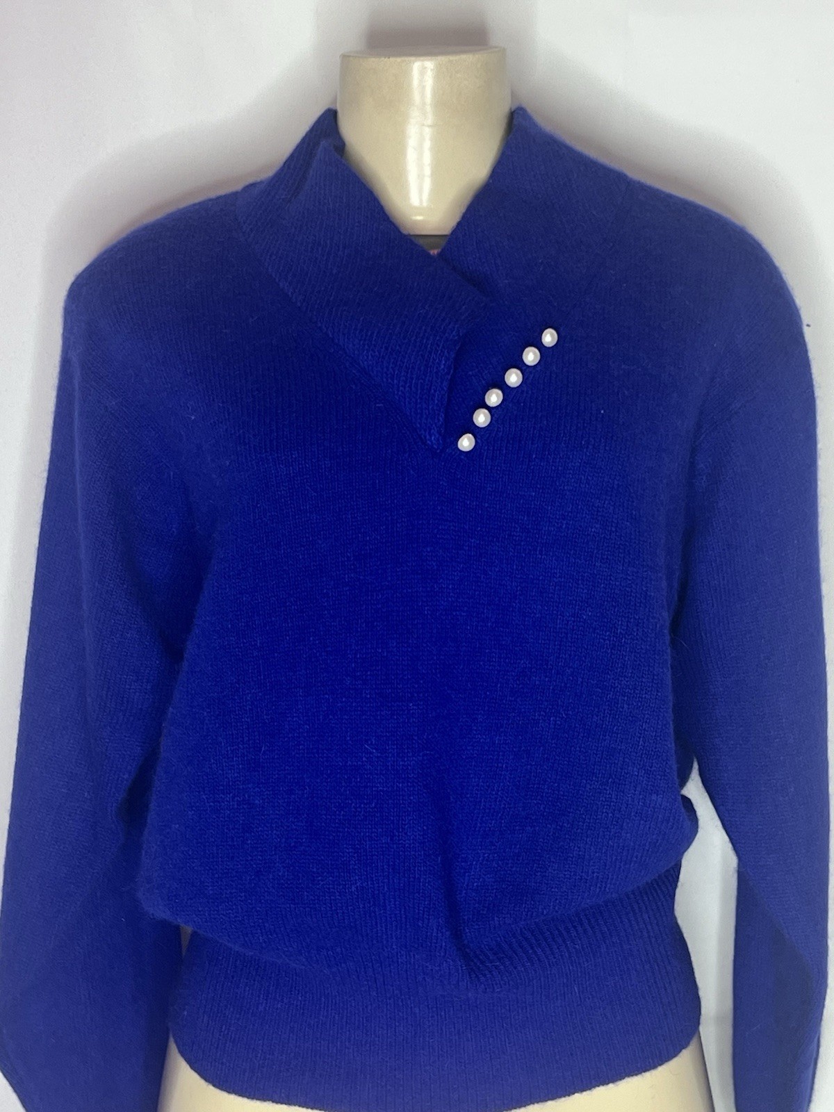VINTAGE YARN WORKS ROYAL BLUE LAMBSWOOL SWEATER SZ LARGE