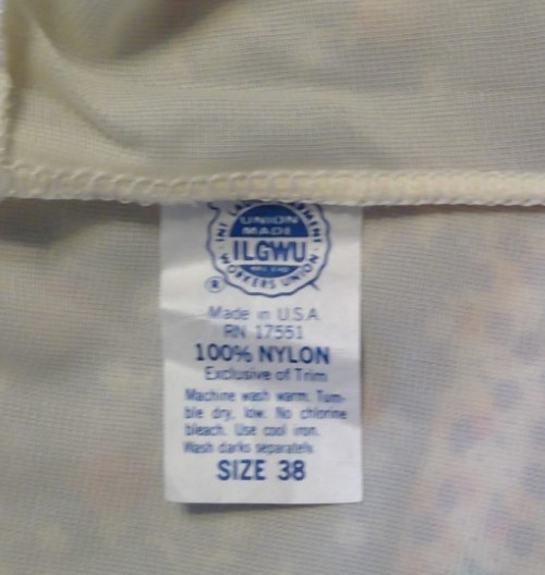 Vintage ladies full slip 100% nylon, „snip to desired length” sz 38 new w/tags