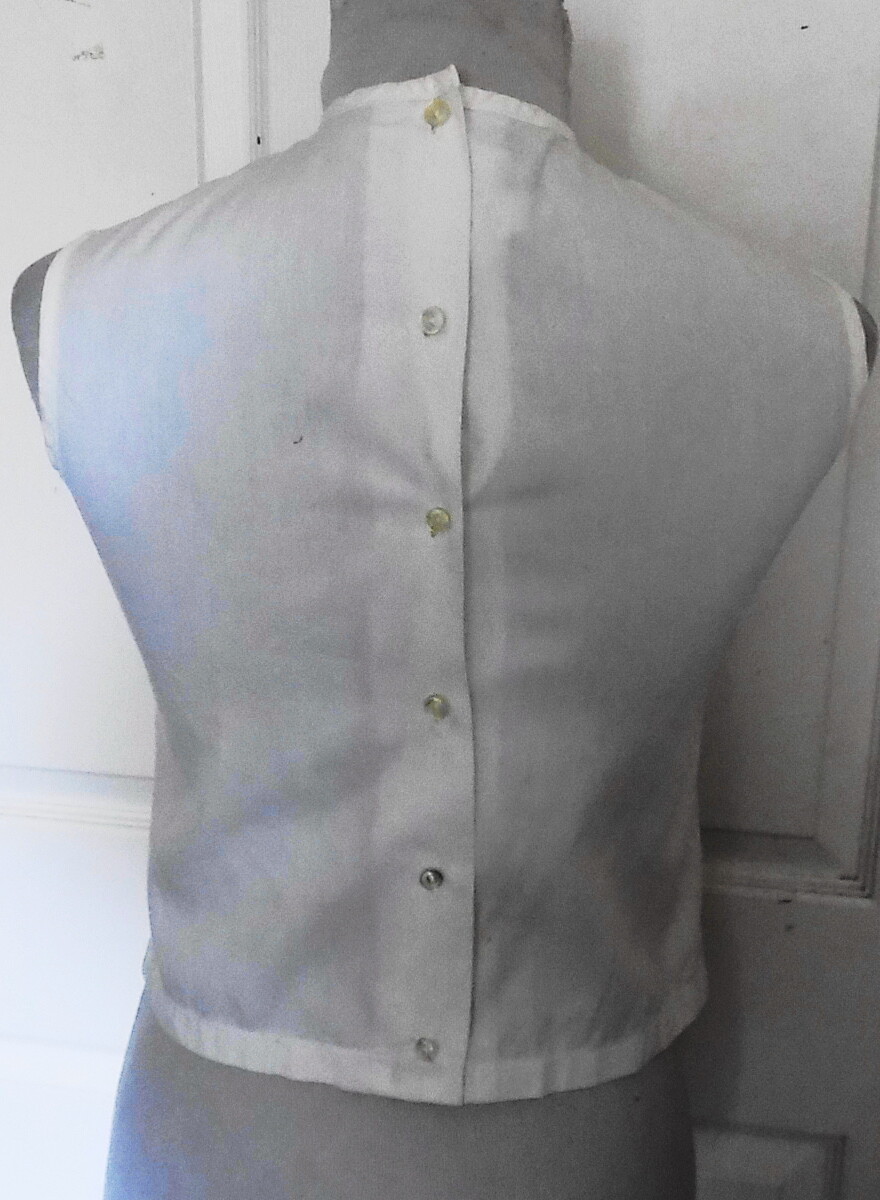 Vintage White Embroidered Sleeveless Top Blouse Best & Co. B34