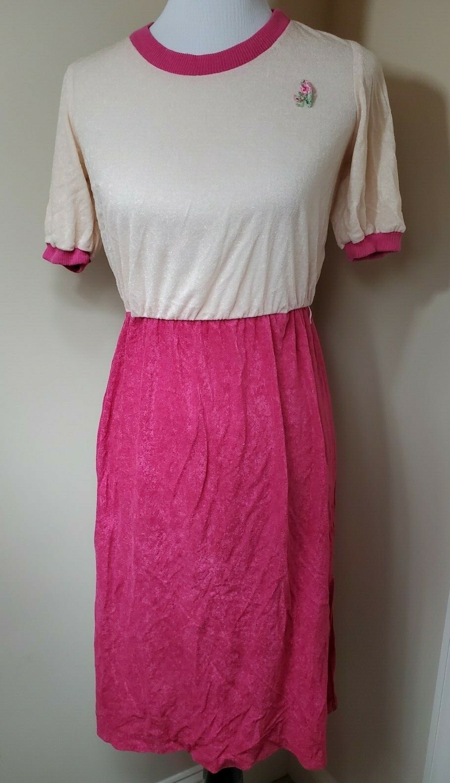 Small Vintage 70s 80s Dress Velvet Like Flower Pink Off White Ivory Cream
