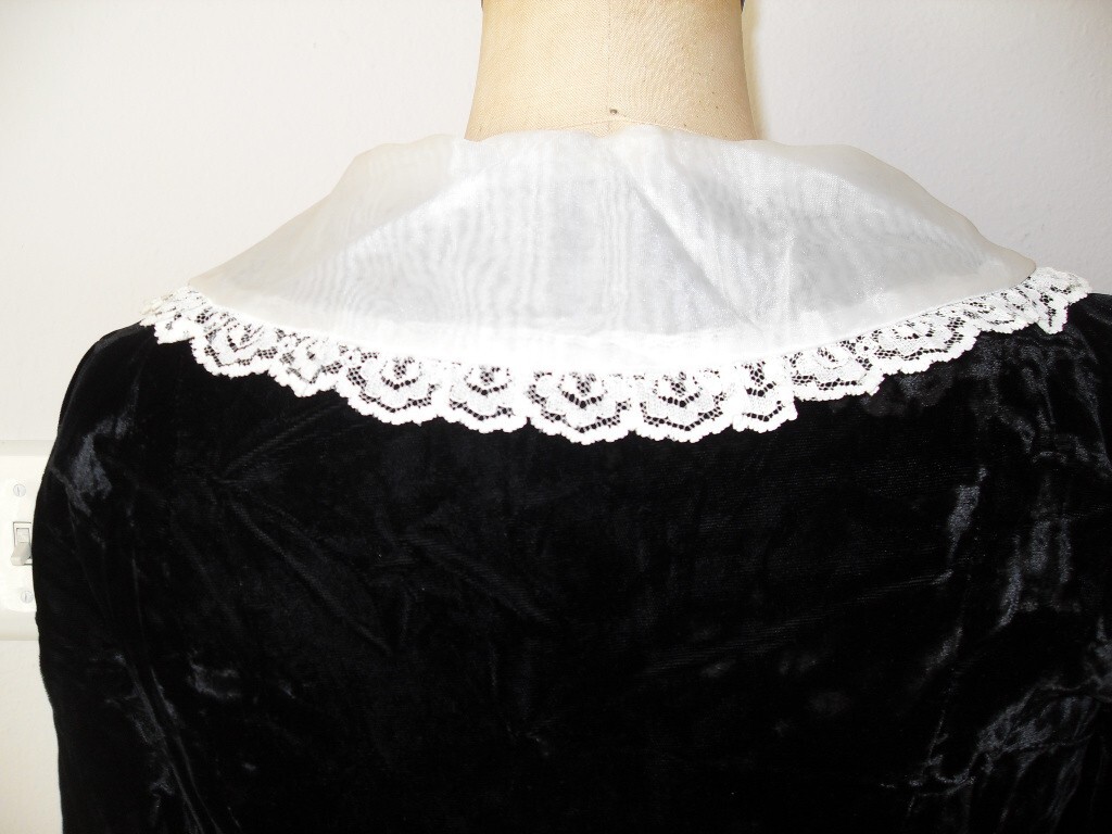 Black Velvet White Collar Cuffs Large Crystal Buttons Mini GoGo Retro VTG 1960’s