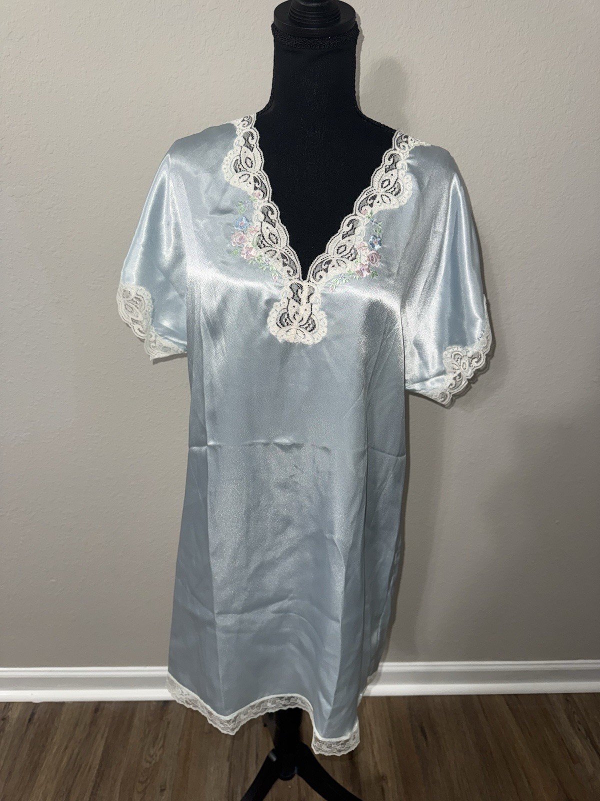 Vintage Delicates Satin Nightgown M Blue Pastel Floral Lace Chemise Sleepwear