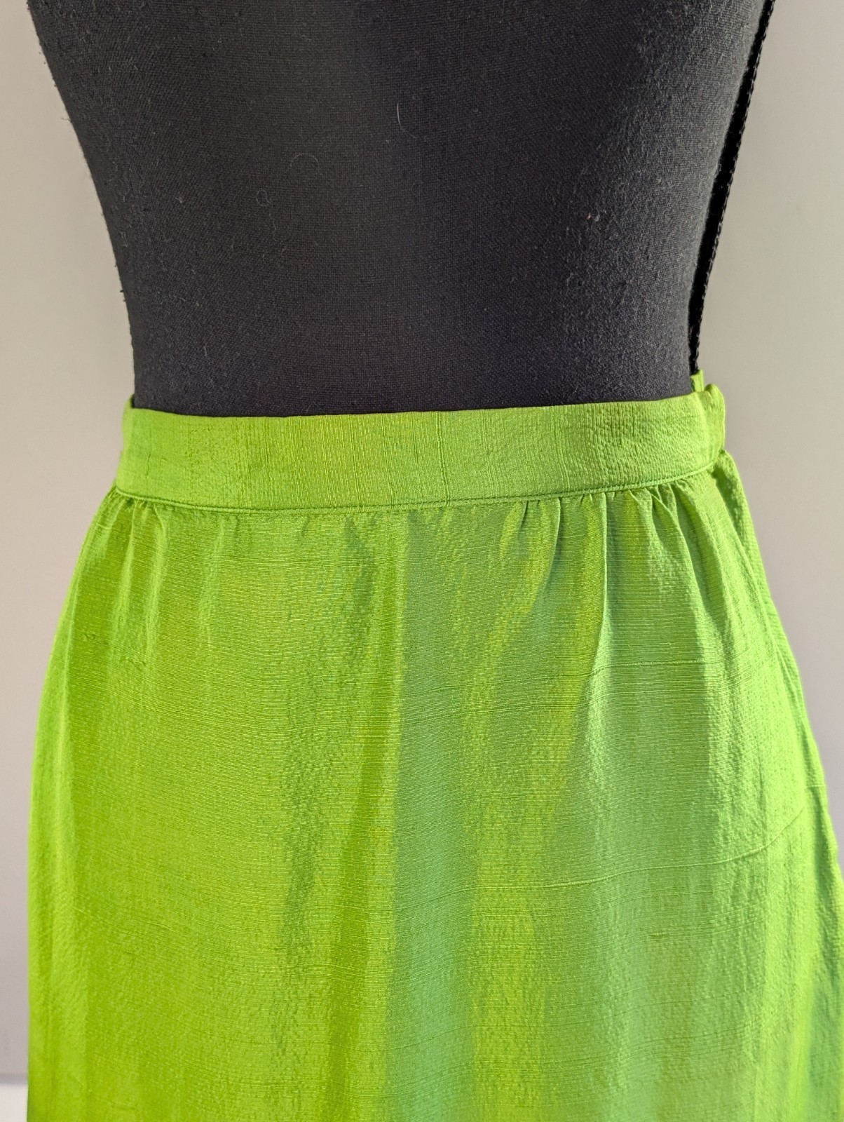 Vintage 60s 70s Chartreuse Green Silk Dupioni Pencil Skirt Mod Cocktail S 4 Or 6