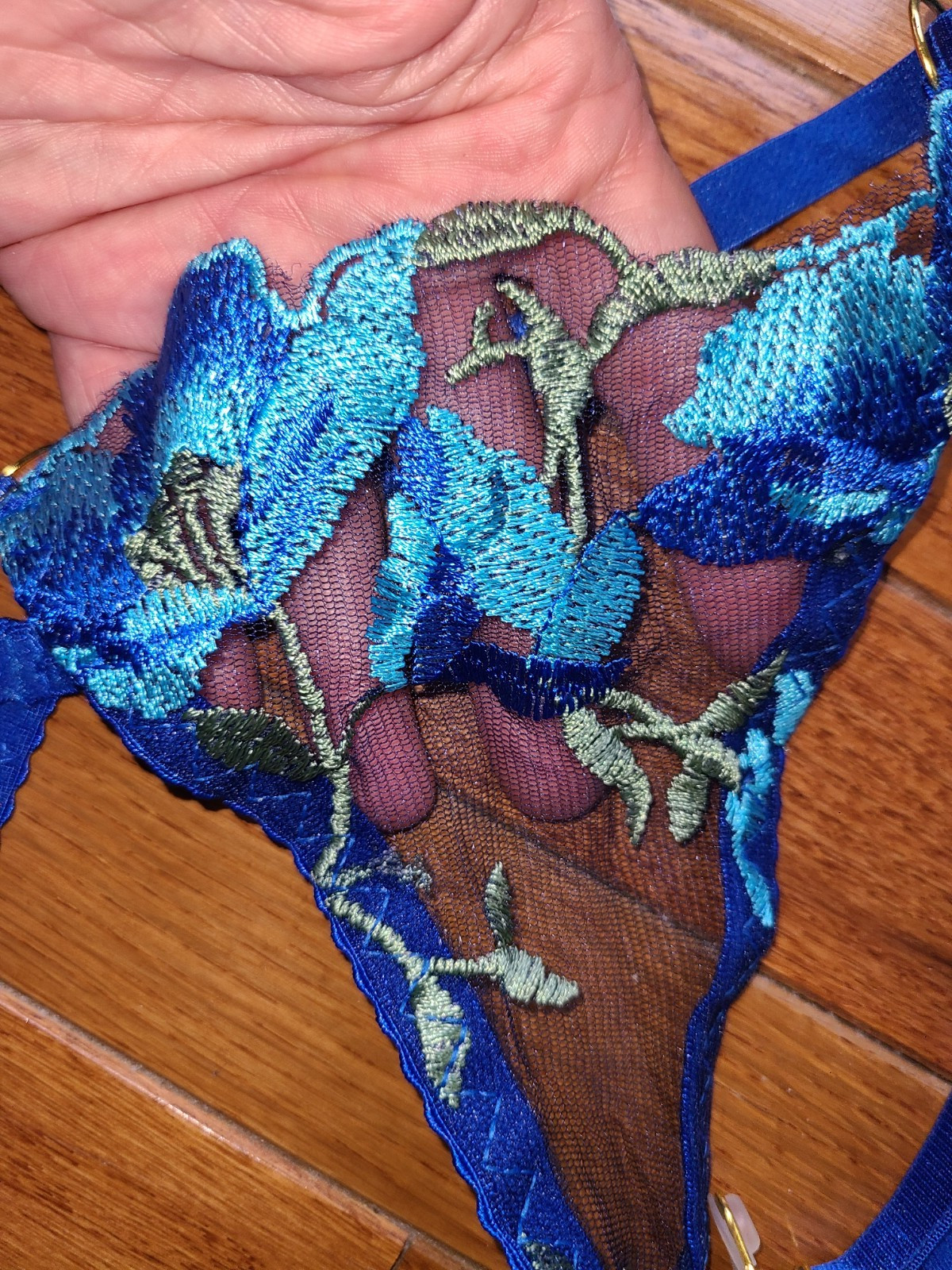 Sexy Blue Hello LA Girl Sz Sm Garter Belt and Thong Fancy floral lace – Silky
