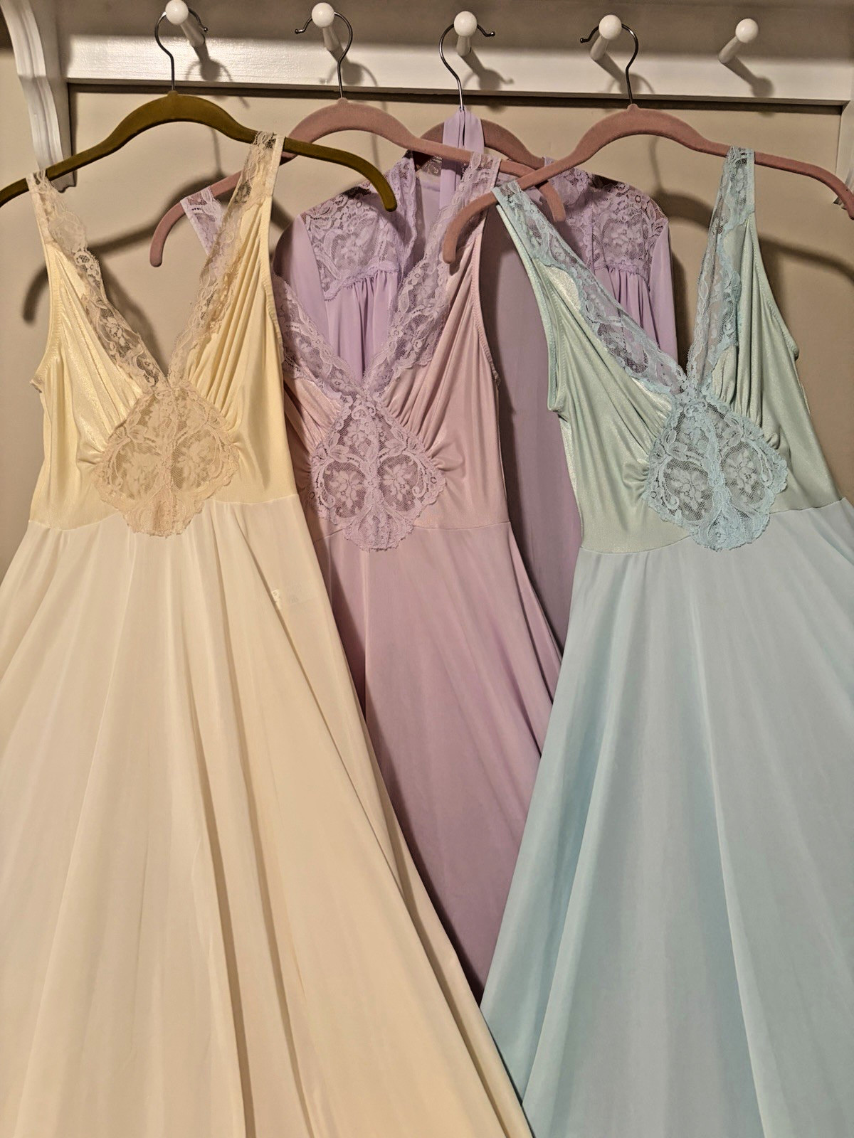 VTG Olga Bodysilk LOT Sz S Negligee & 1 Robe Set Aqua Pale Yellow Lavender -Read