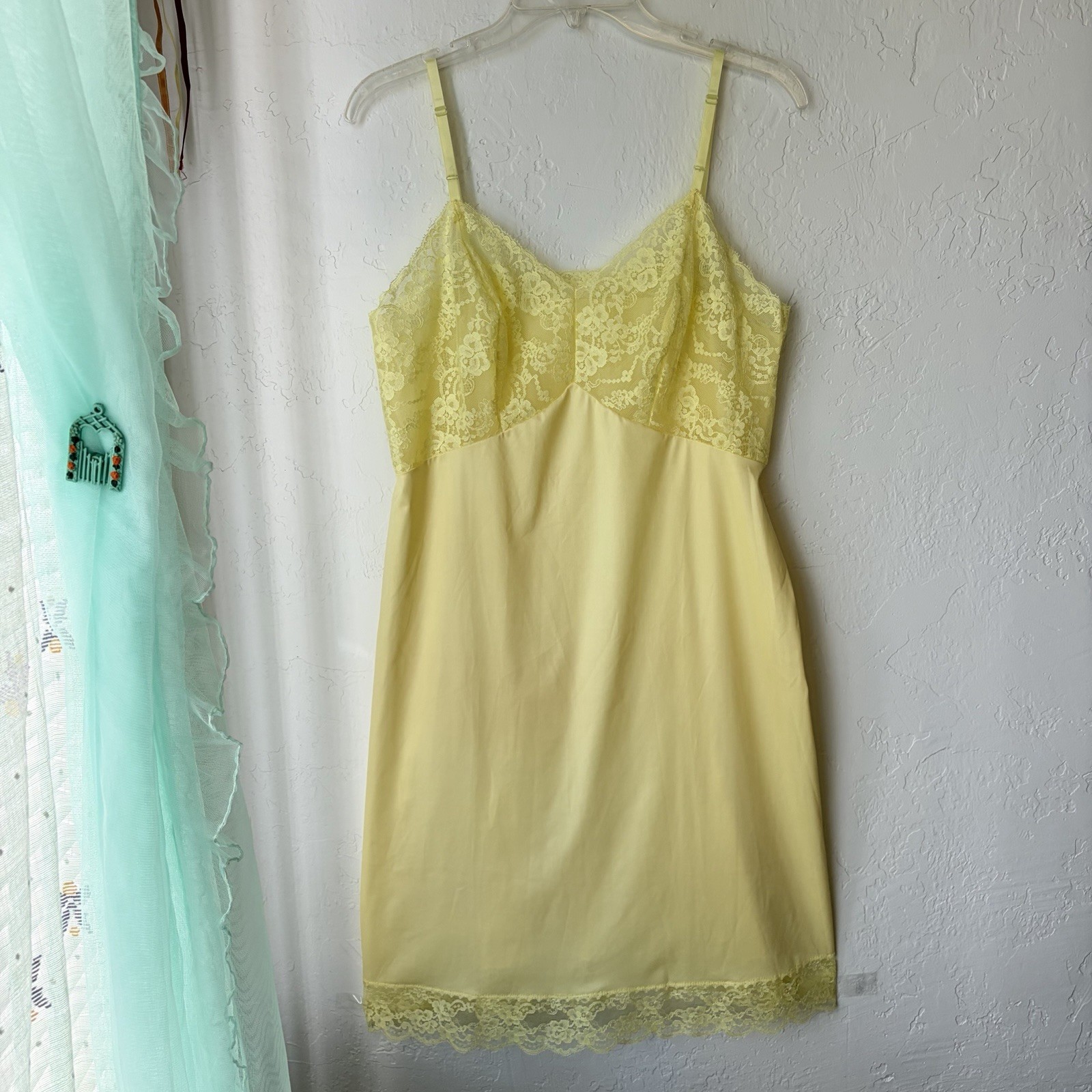 VTG NWT 1960s Yellow Van Raalte Illusion Lace Suavette Slip Dress Size 38