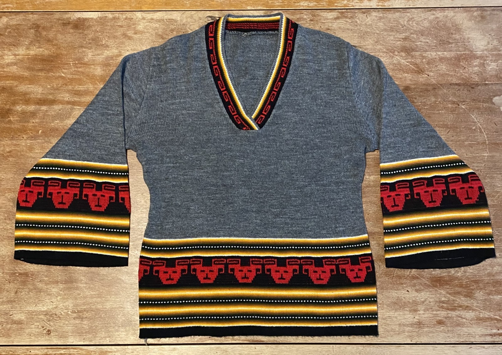 Vintage bell sleeve sweater shirt with ram design