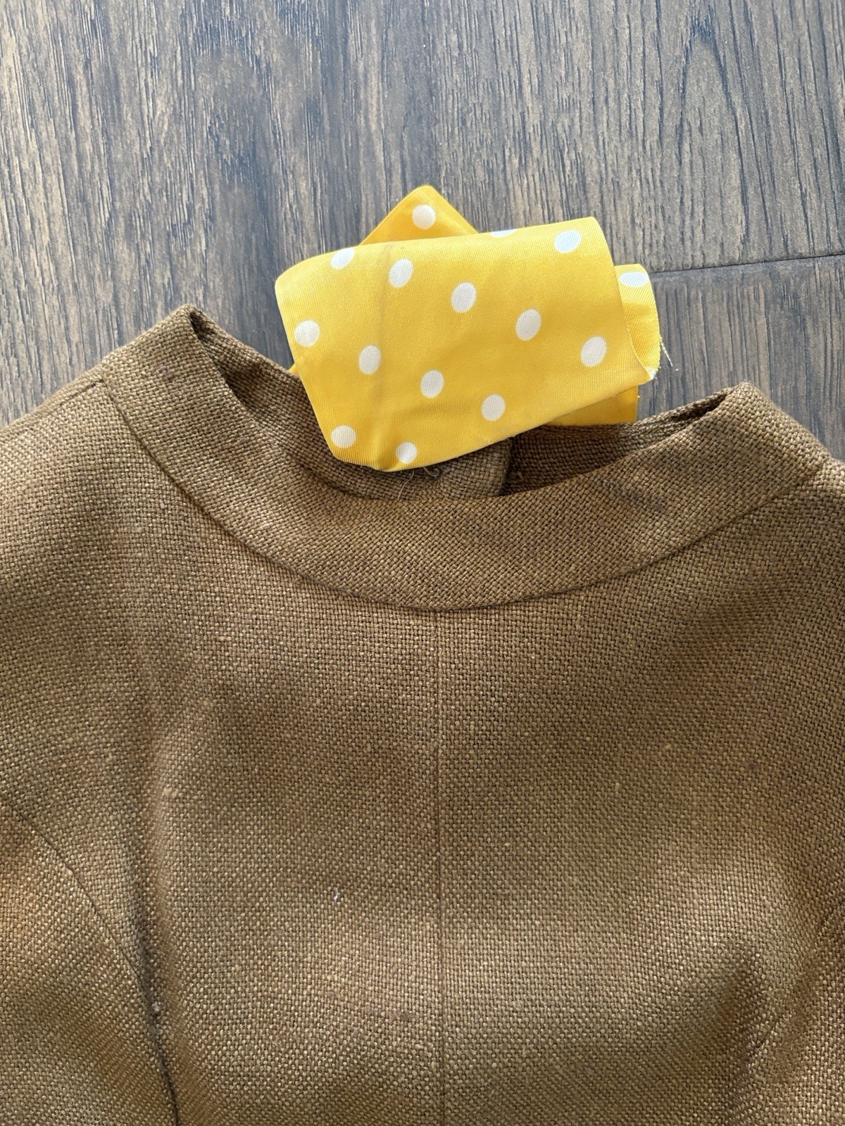 1960s Brown shift dress sleeveless with yellow polka dot Scarf Collar Medium