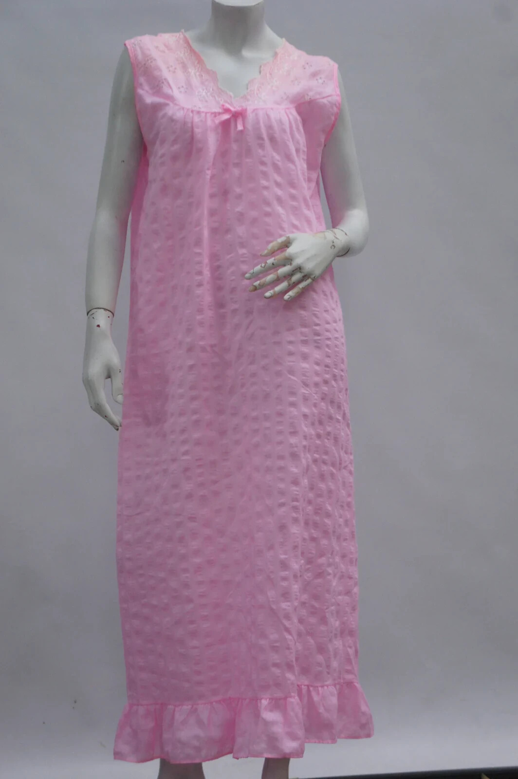 Vintage 60s Pink Eyelet Trim Ruffle Bottom Maxi Nightgown Cottagecore Grannycore