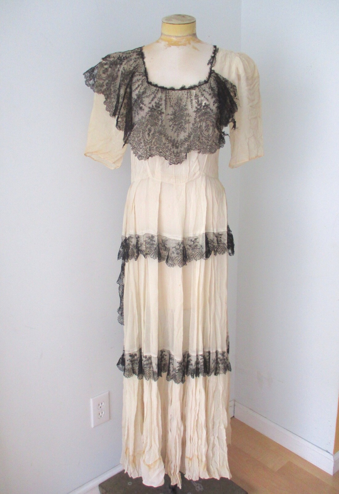 Vtg 20’s ecru silky rayon sheer crepe long full tiered dress black lace trim S/M