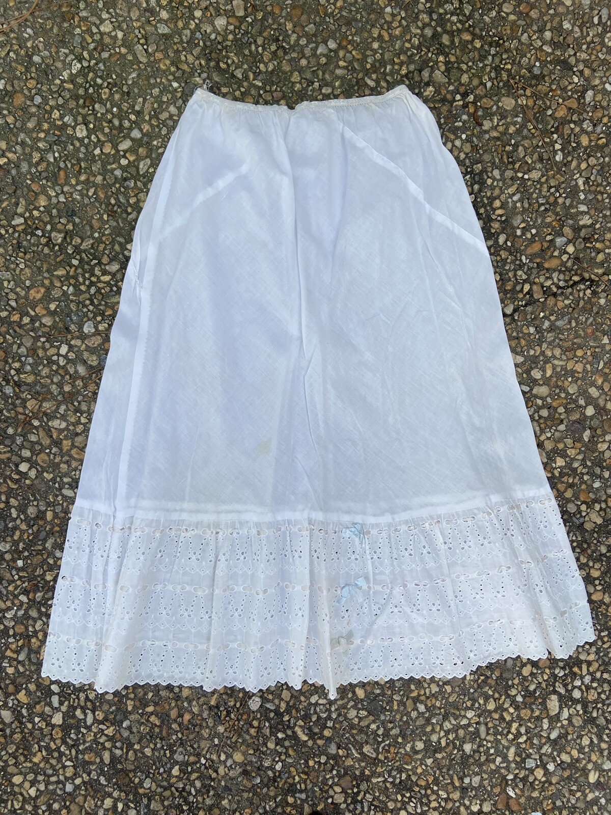 Vintage 1970’s White Eyelet Ruffled Boho Prairie Romantic Layering Slip Skirt S