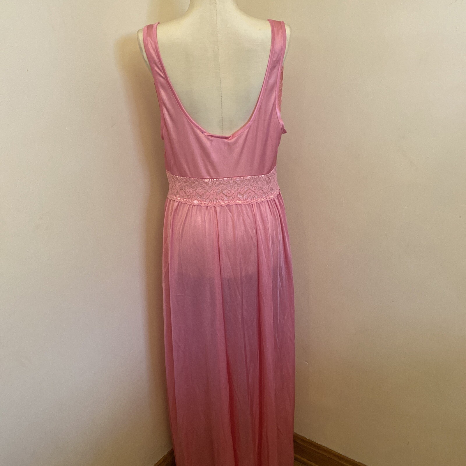Vtg. Amoureuse Peignoir Set Pink Nightgown/Robe Size Medium Nylon
