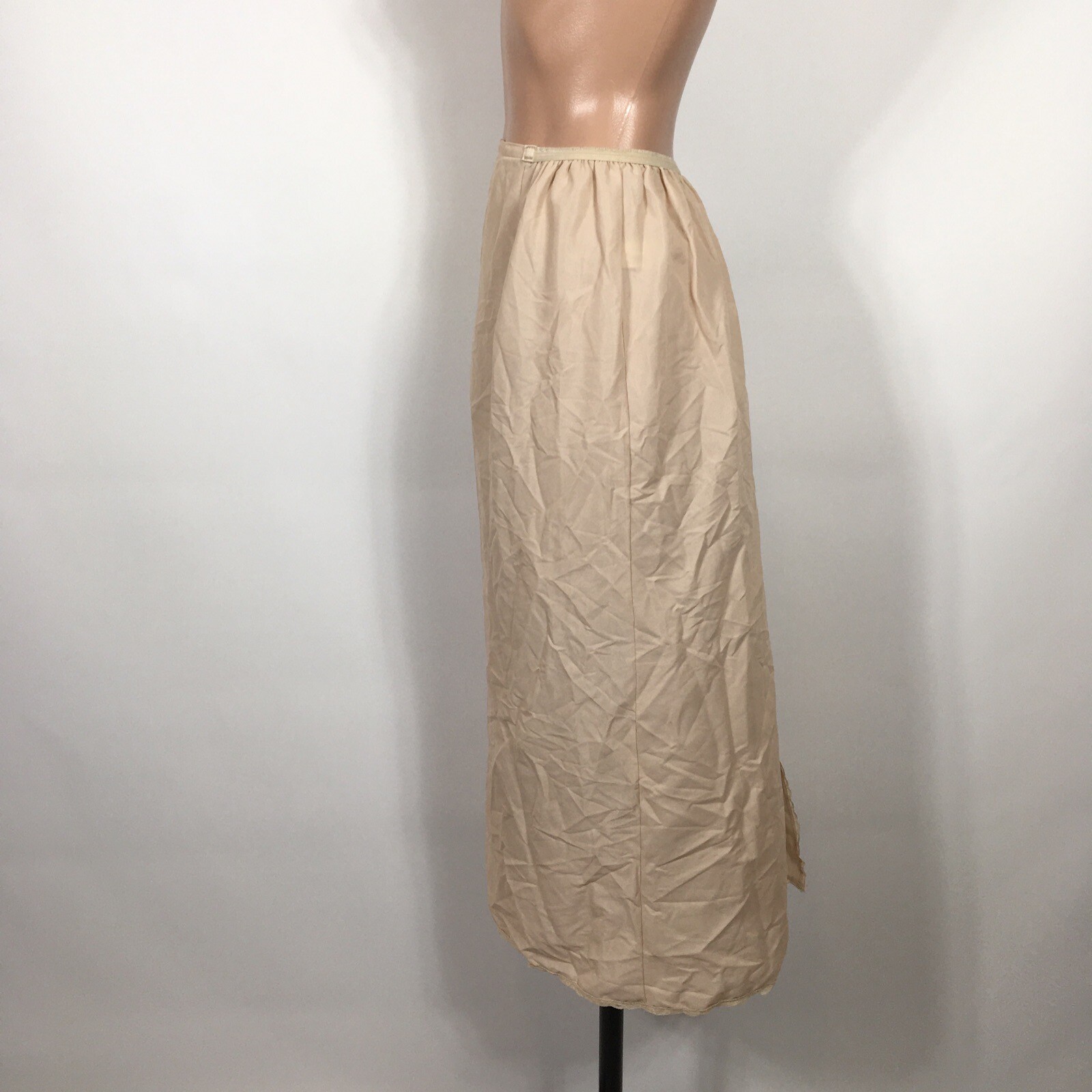 Vassarette half slip Beige sz M T Lace Elastic Waist Slit USA Antron III Nylon