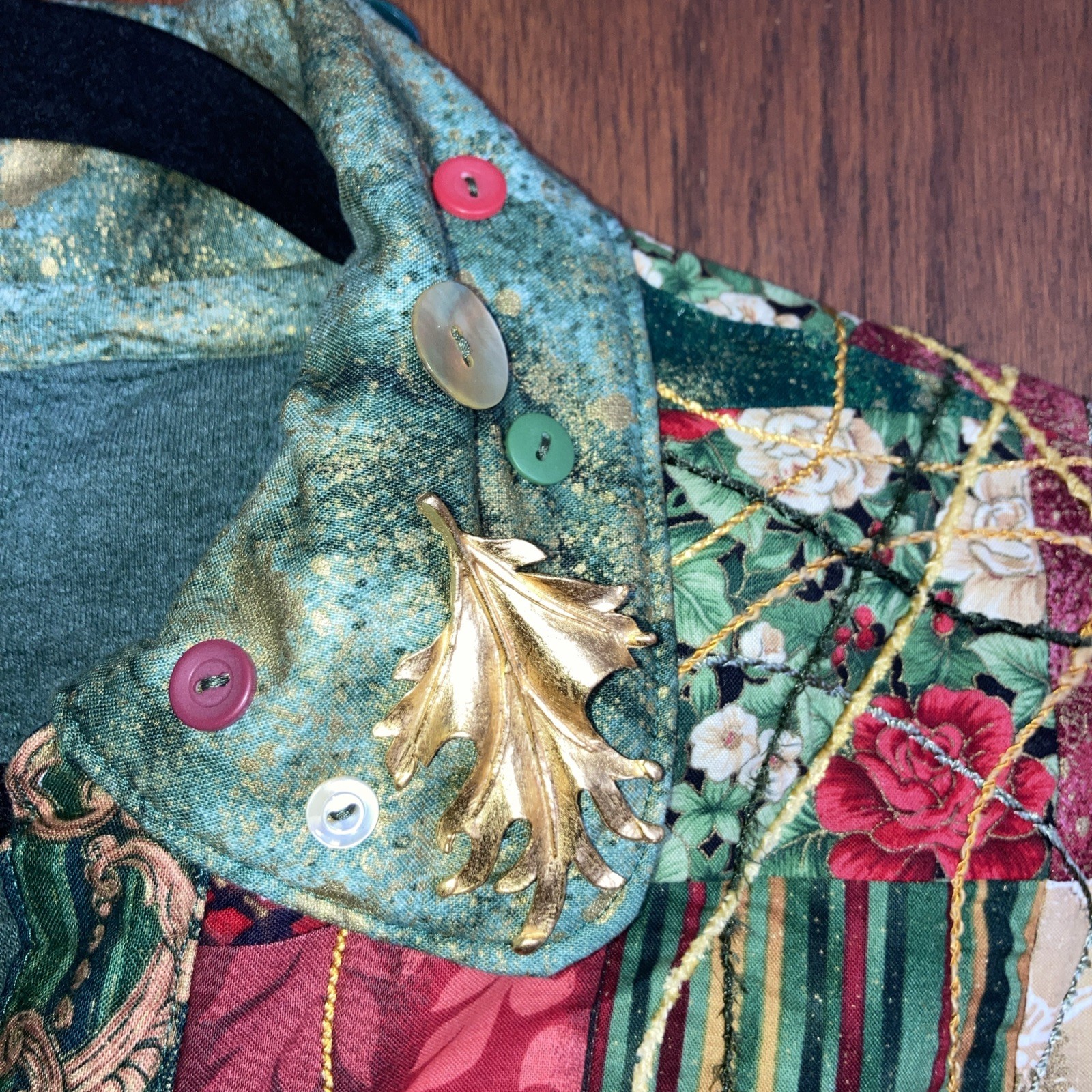 Vtg Womens Patchwork Quilt Jacket Handmade Small Pockets Red Green Gold Buttons