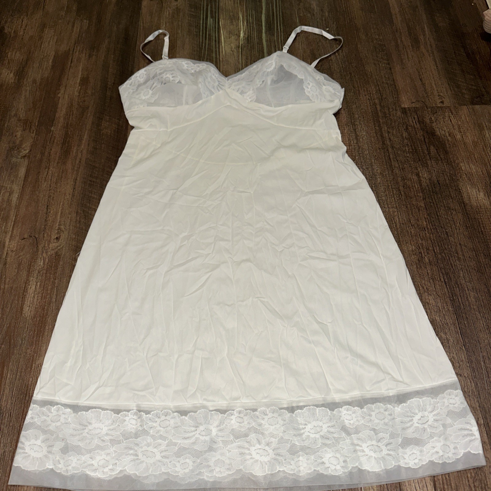 Vintage Vanity Fair Dupont Nylon Antron III Full Slip Dress USA Made Sz 36S EEC
