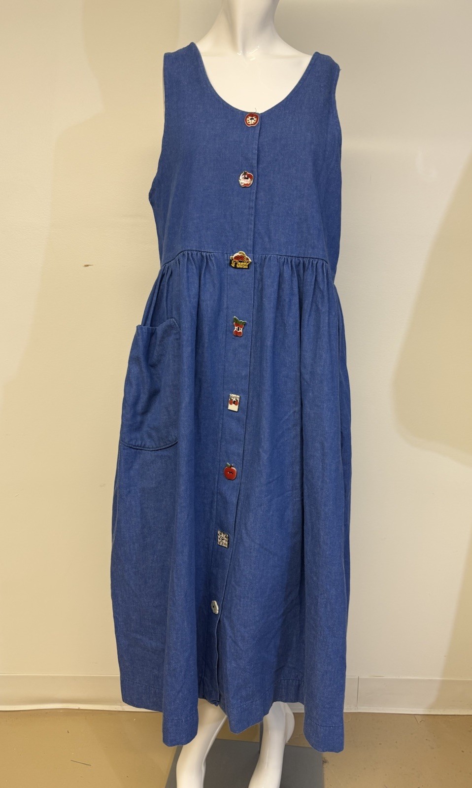 Vintage Dogwood lane Denim dress Sz Medium Fruit Bottons