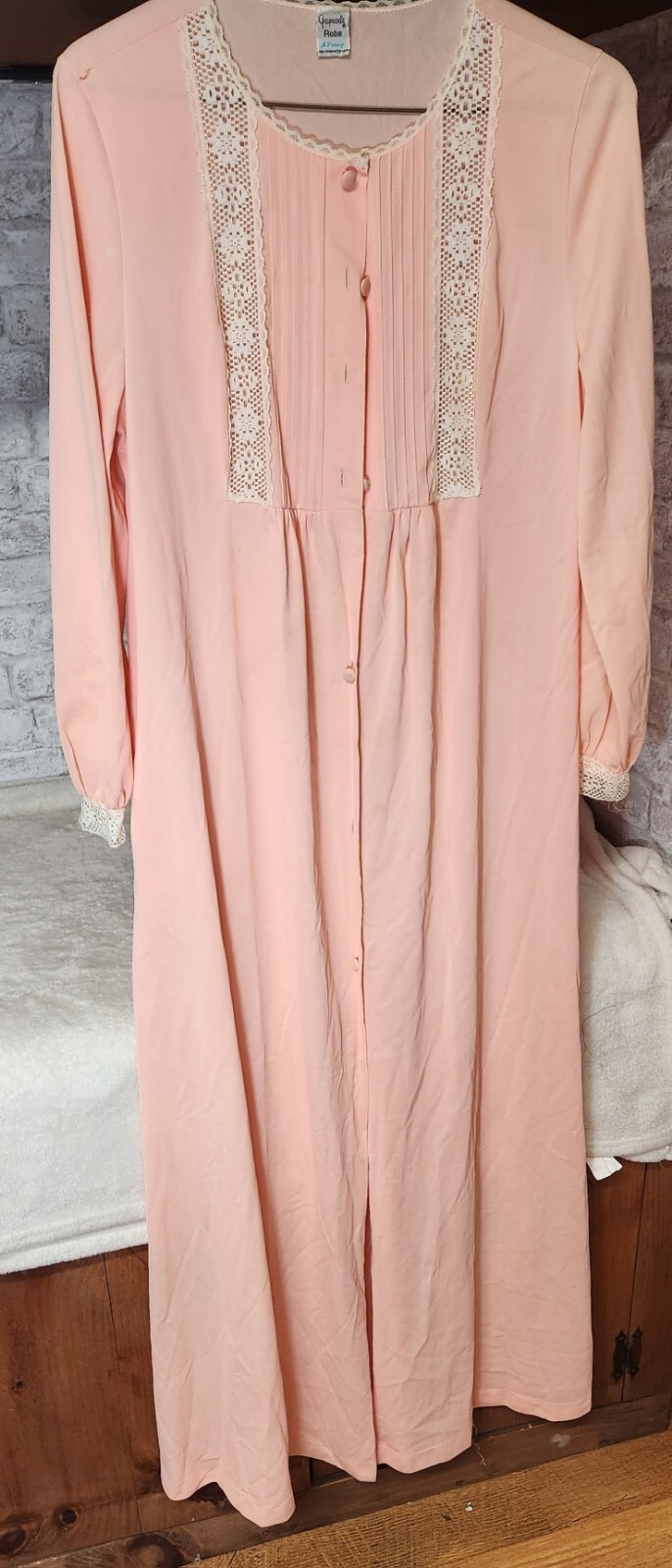Vintage Robe Gaymode nylon 1960s chiffon peach lace trim button JC Penney Small