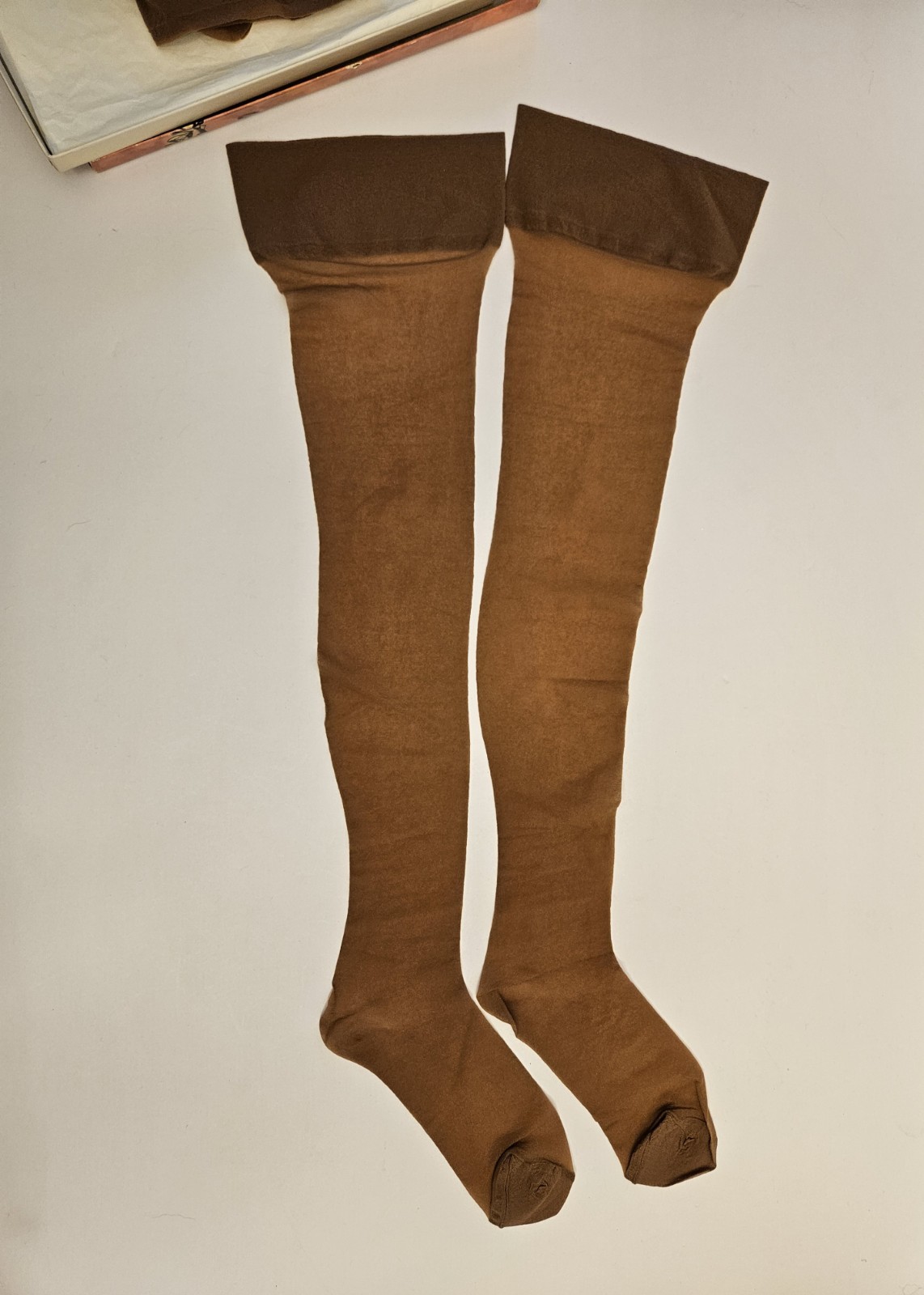 Burlington Hosiery Cantrece II The Little Nothing B Med Fits 9-1/2 10M Nude Heel
