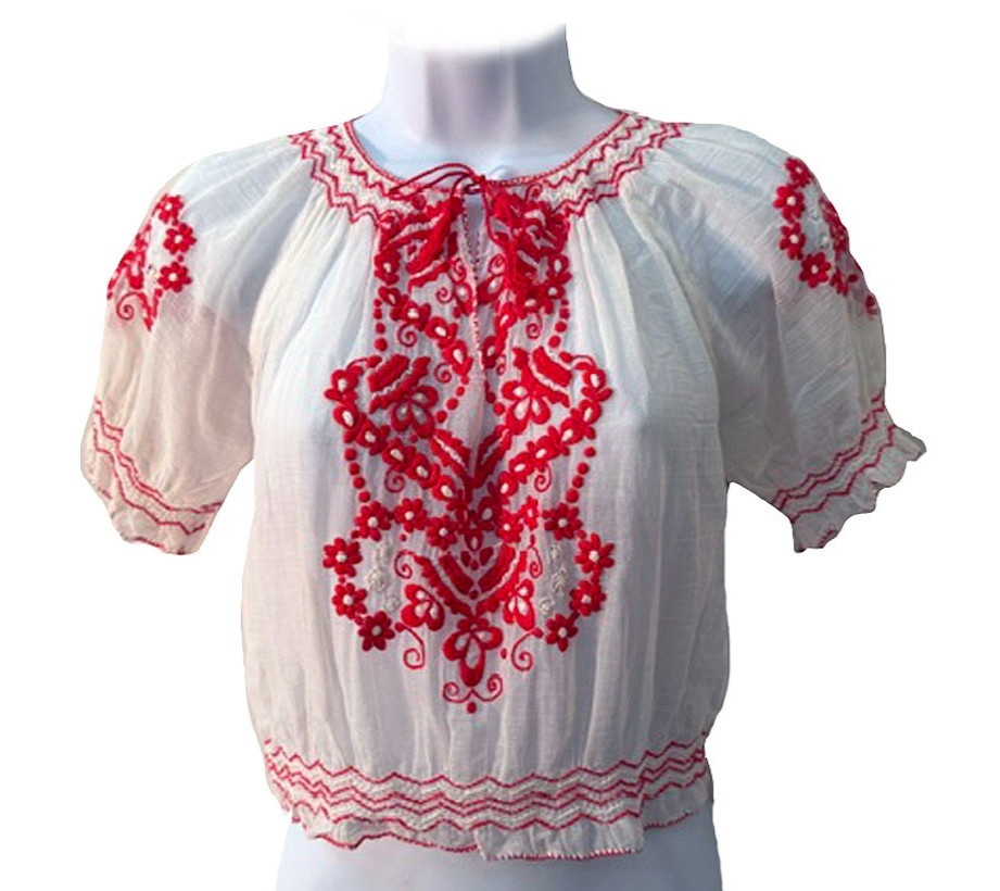 Red Floral Embroidered White Classic 70s VTG Hungarian Peasant Short Sleeve Top