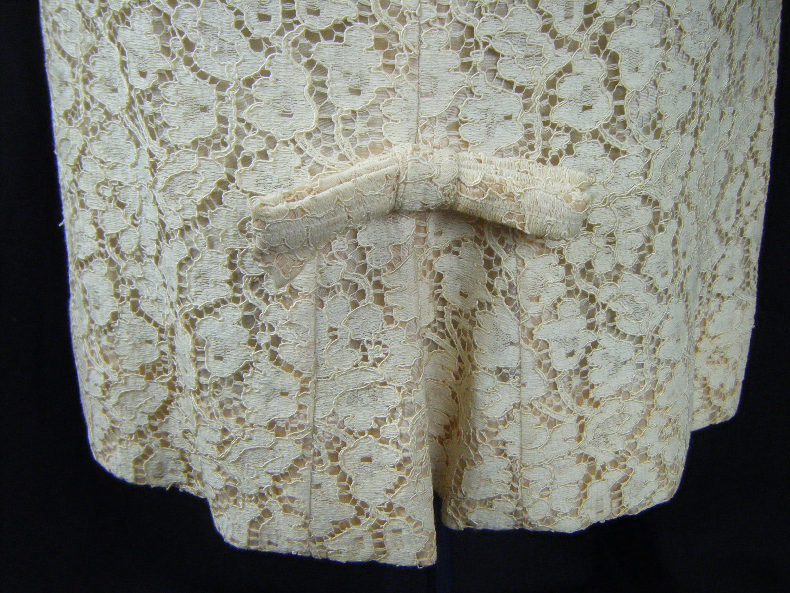 MITZI MORGAN for NEUSTETERS Vtg 50s Cream Lace Dress w/Mink Collar-Bust 36/S