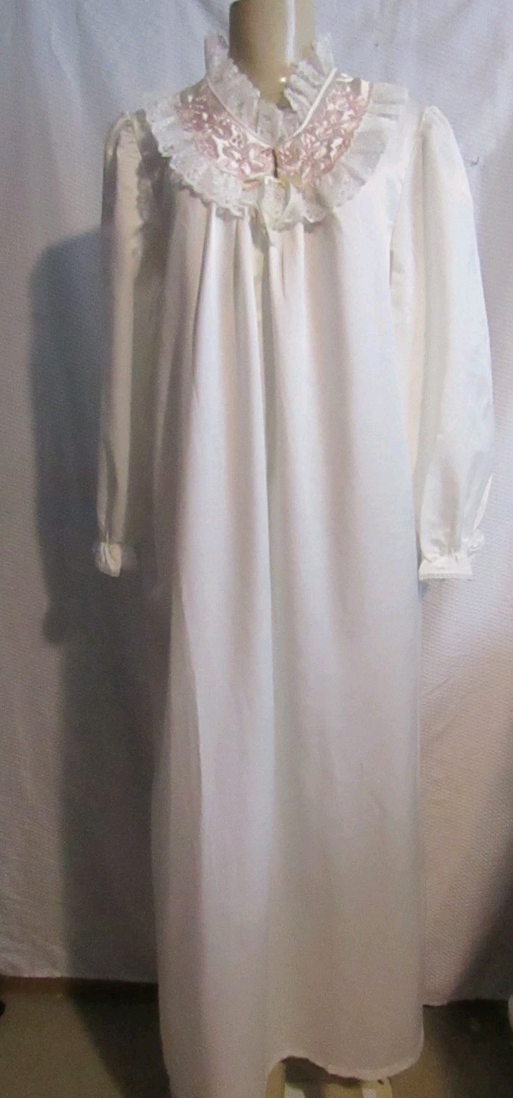Vtg JC PENNEY Long Nightgown Shiny Satin Prarie Lace Embroidery Union USA Tag M