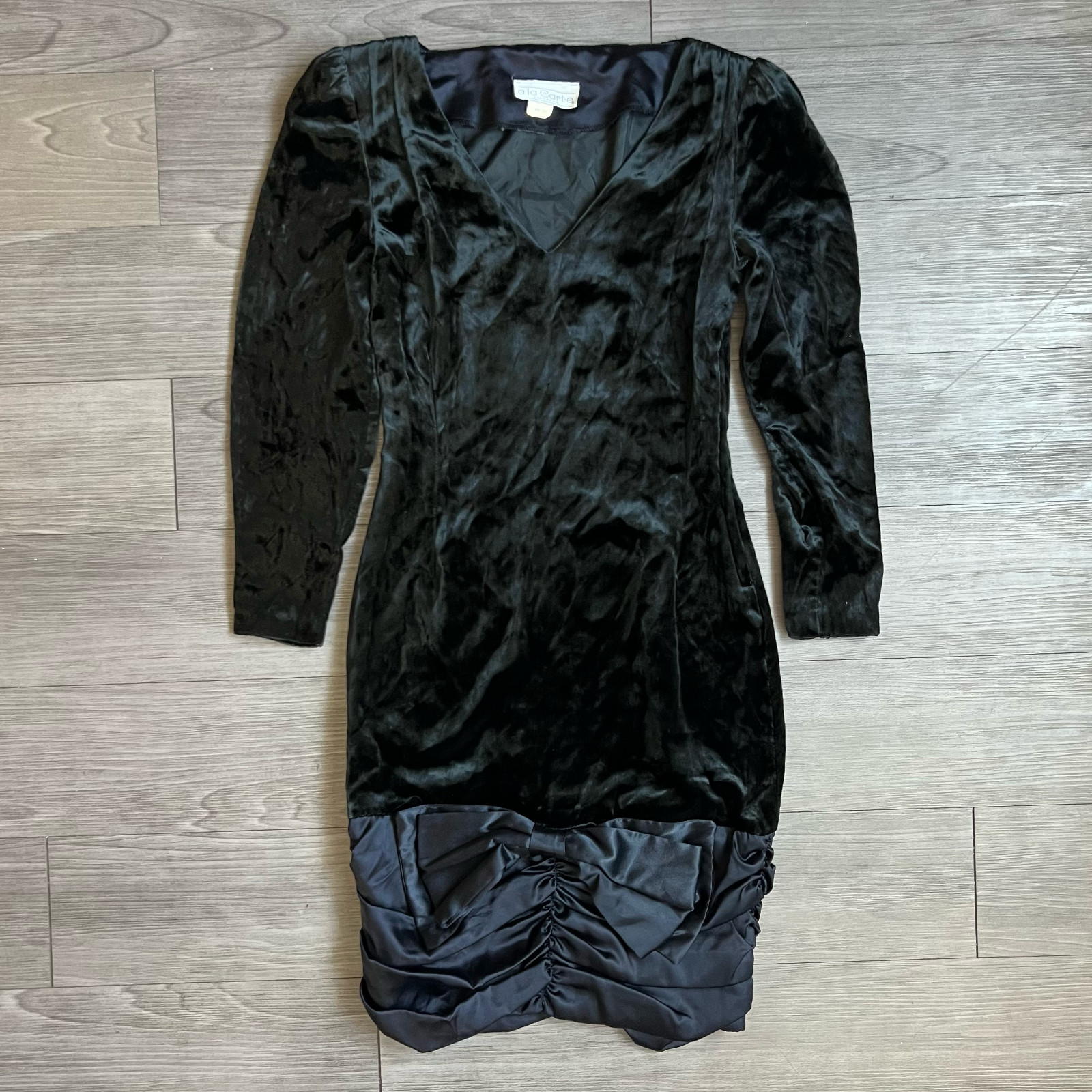 Vintage 80s Black Velvet Satin Trim Bow Long Sleeve Dress Holiday Retro Size 4