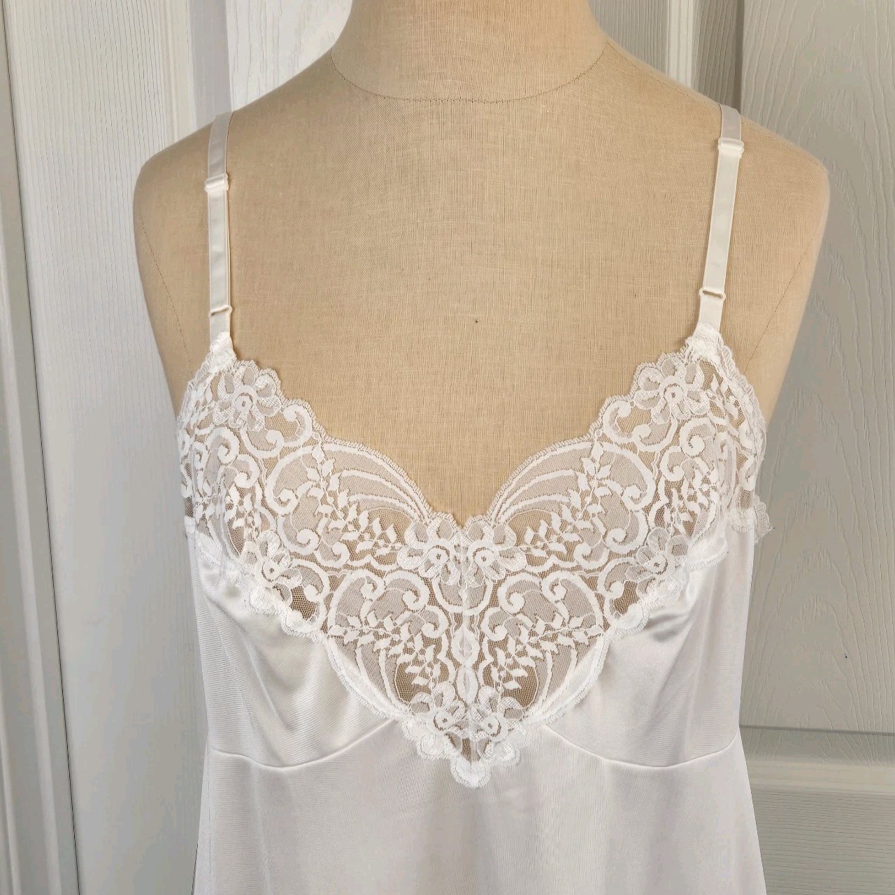 Vintage Applause JCPENNEY Full Slip Size 36 White Nylon Lace Lingerie