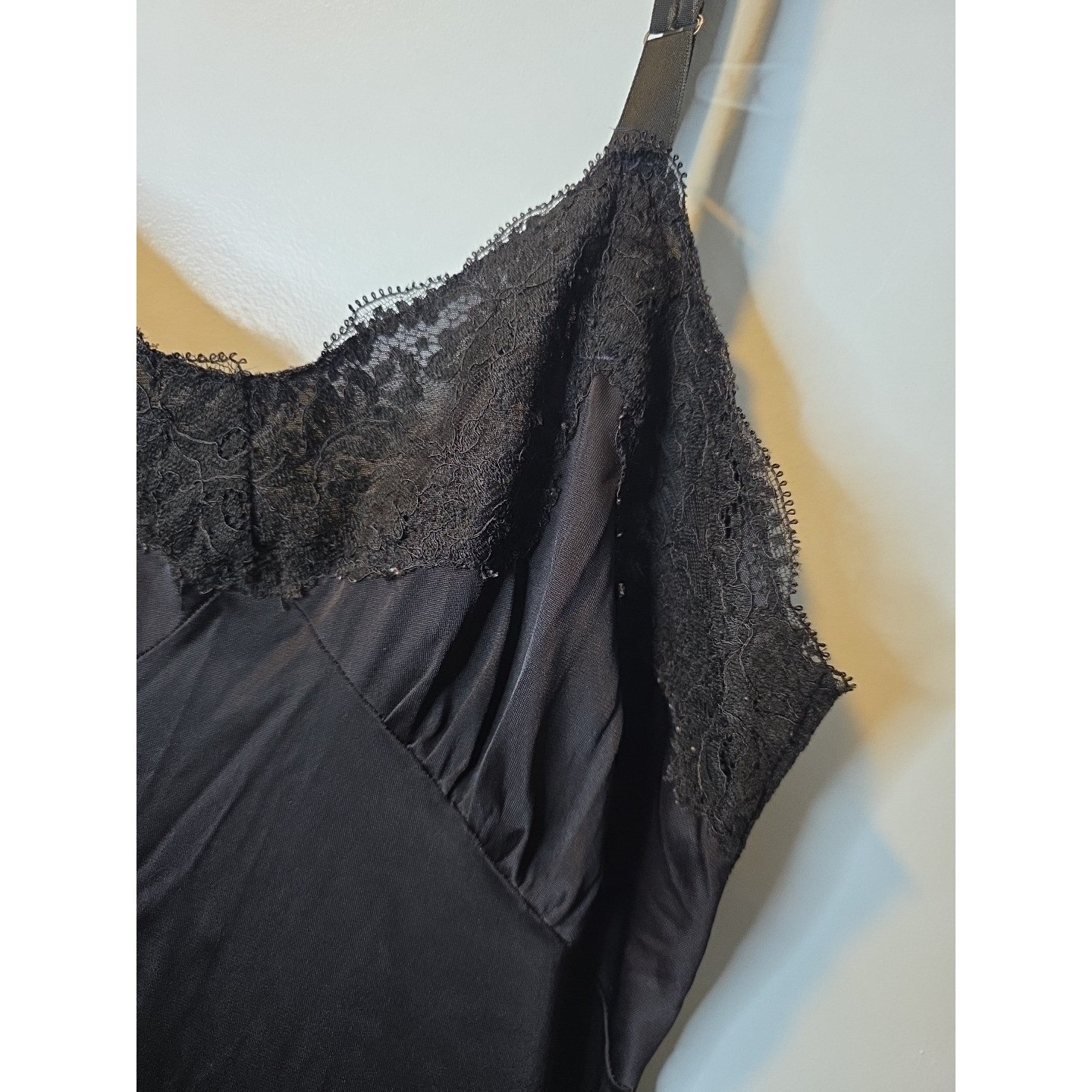 Vintage Dutchmaid 100% Nylon Slip dress with Lace Detail Size 32 USA Made